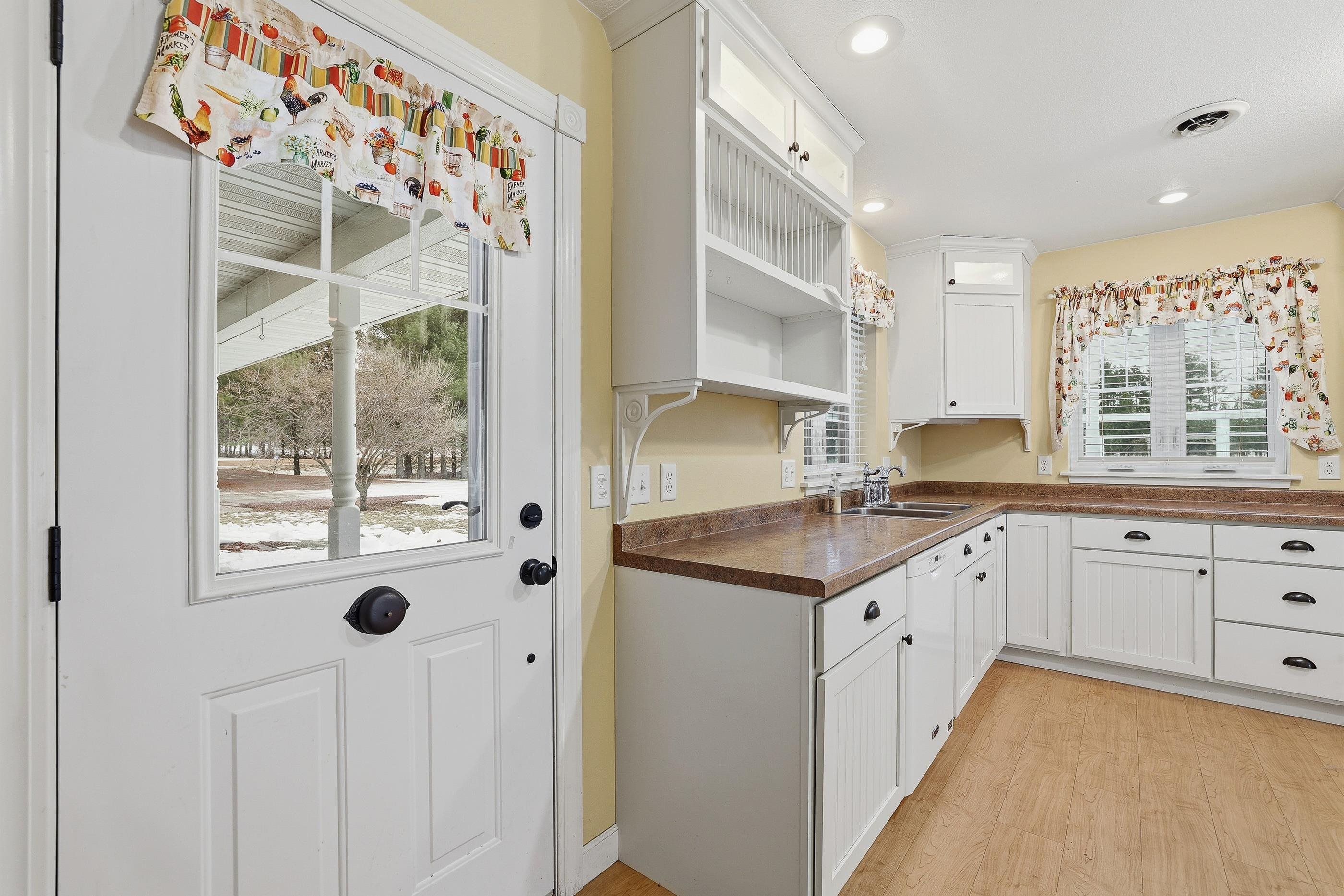 9071 ROBIN ROAD, Marshfield, Wisconsin 54449, 3 Bedrooms Bedrooms, ,2 BathroomsBathrooms,Residential,For Sale,9071 ROBIN ROAD,22600520