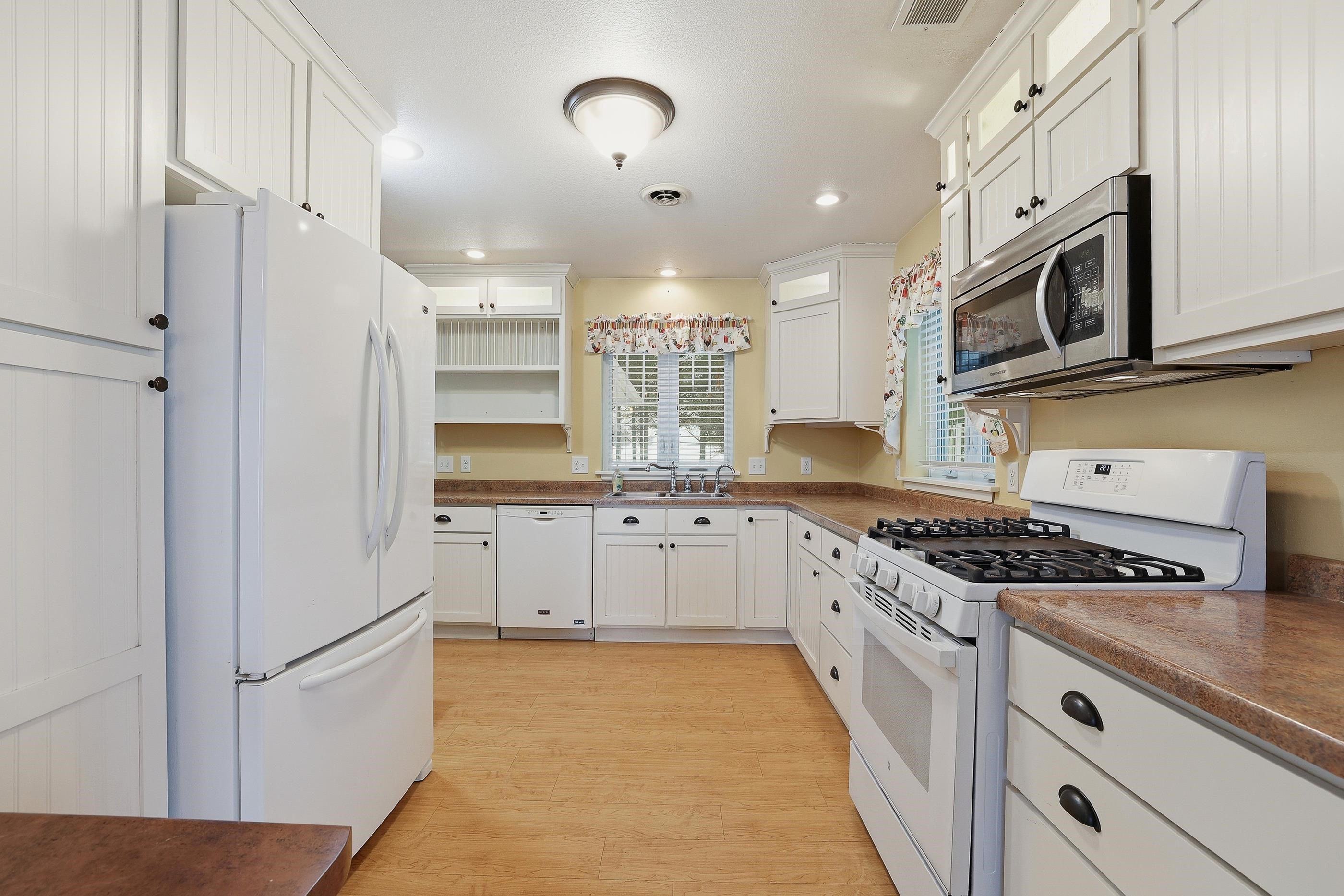 9071 ROBIN ROAD, Marshfield, Wisconsin 54449, 3 Bedrooms Bedrooms, ,2 BathroomsBathrooms,Residential,For Sale,9071 ROBIN ROAD,22600520