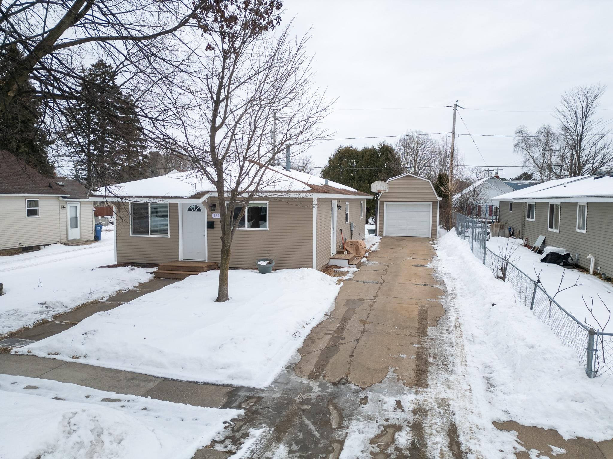 1241 S 11TH AVENUE, Wausau, Wisconsin 54401, 3 Bedrooms Bedrooms, ,2 BathroomsBathrooms,Residential,For Sale,1241 S 11TH AVENUE,22600522