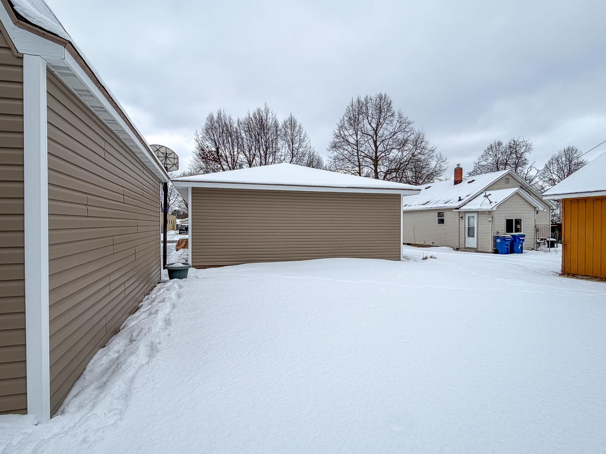 1241 S 11TH AVENUE, Wausau, Wisconsin 54401, 3 Bedrooms Bedrooms, ,2 BathroomsBathrooms,Residential,For Sale,1241 S 11TH AVENUE,22600522