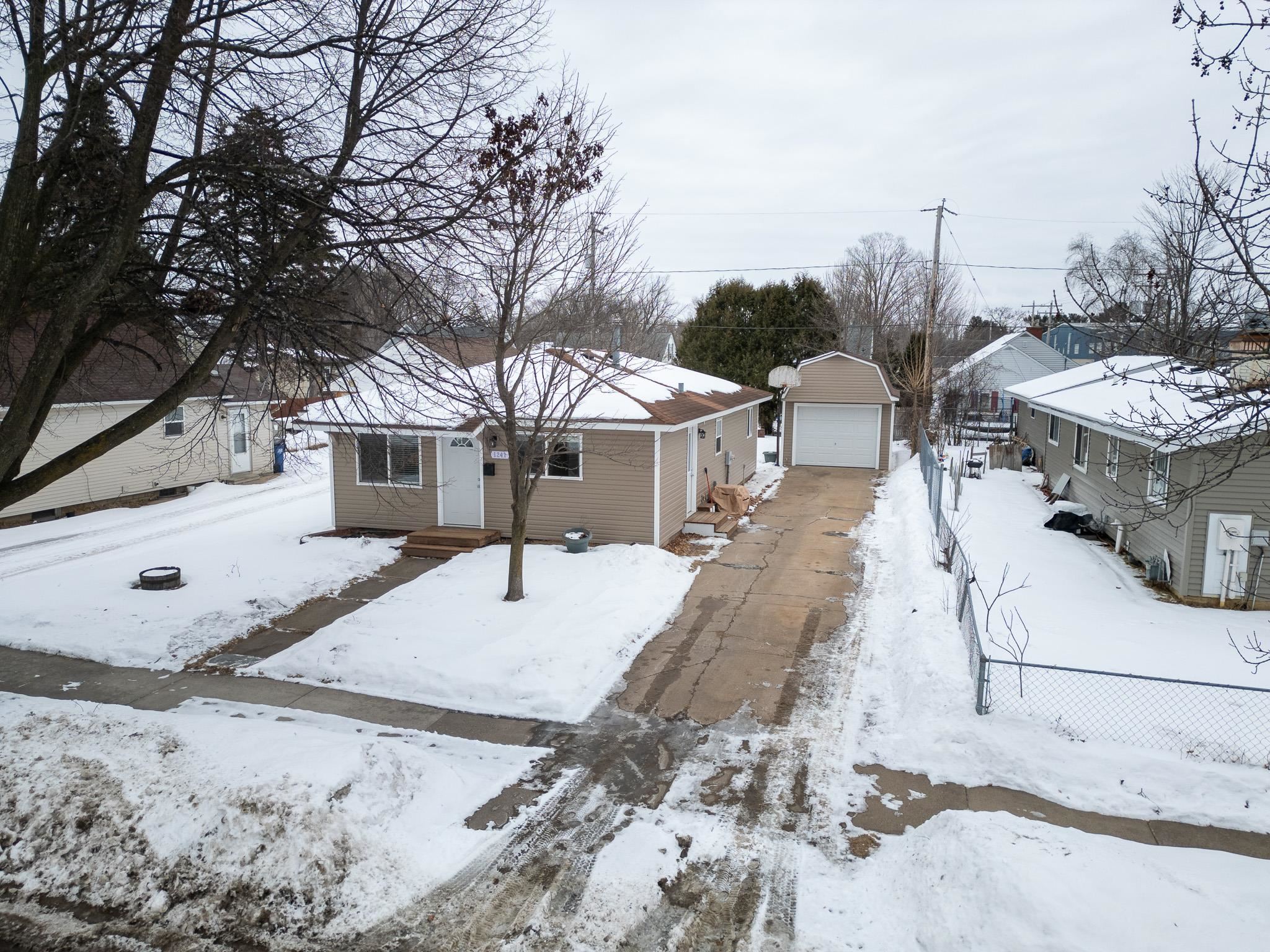 1241 S 11TH AVENUE, Wausau, Wisconsin 54401, 3 Bedrooms Bedrooms, ,2 BathroomsBathrooms,Residential,For Sale,1241 S 11TH AVENUE,22600522