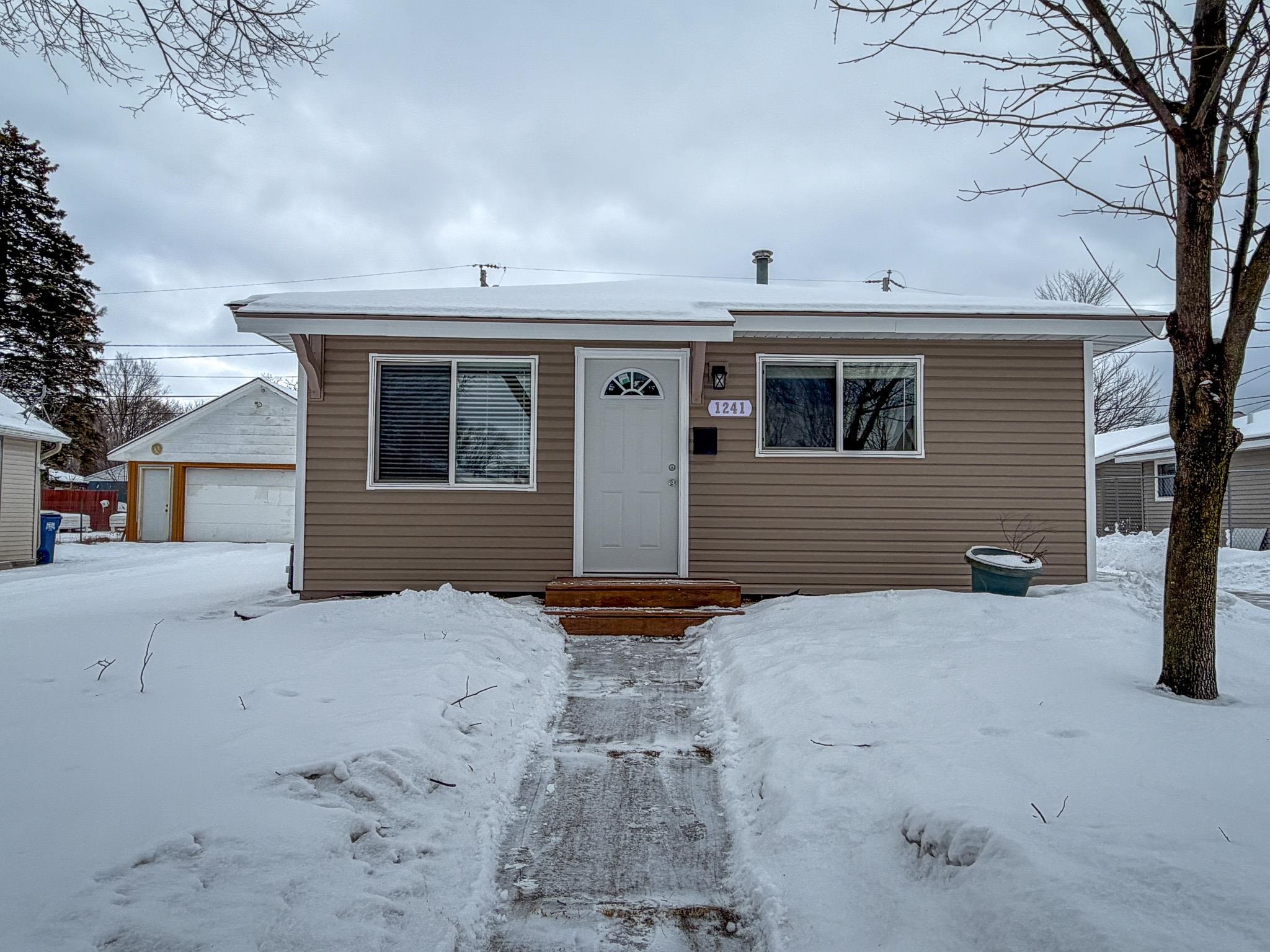 1241 S 11TH AVENUE, Wausau, Wisconsin 54401, 3 Bedrooms Bedrooms, ,2 BathroomsBathrooms,Residential,For Sale,1241 S 11TH AVENUE,22600522