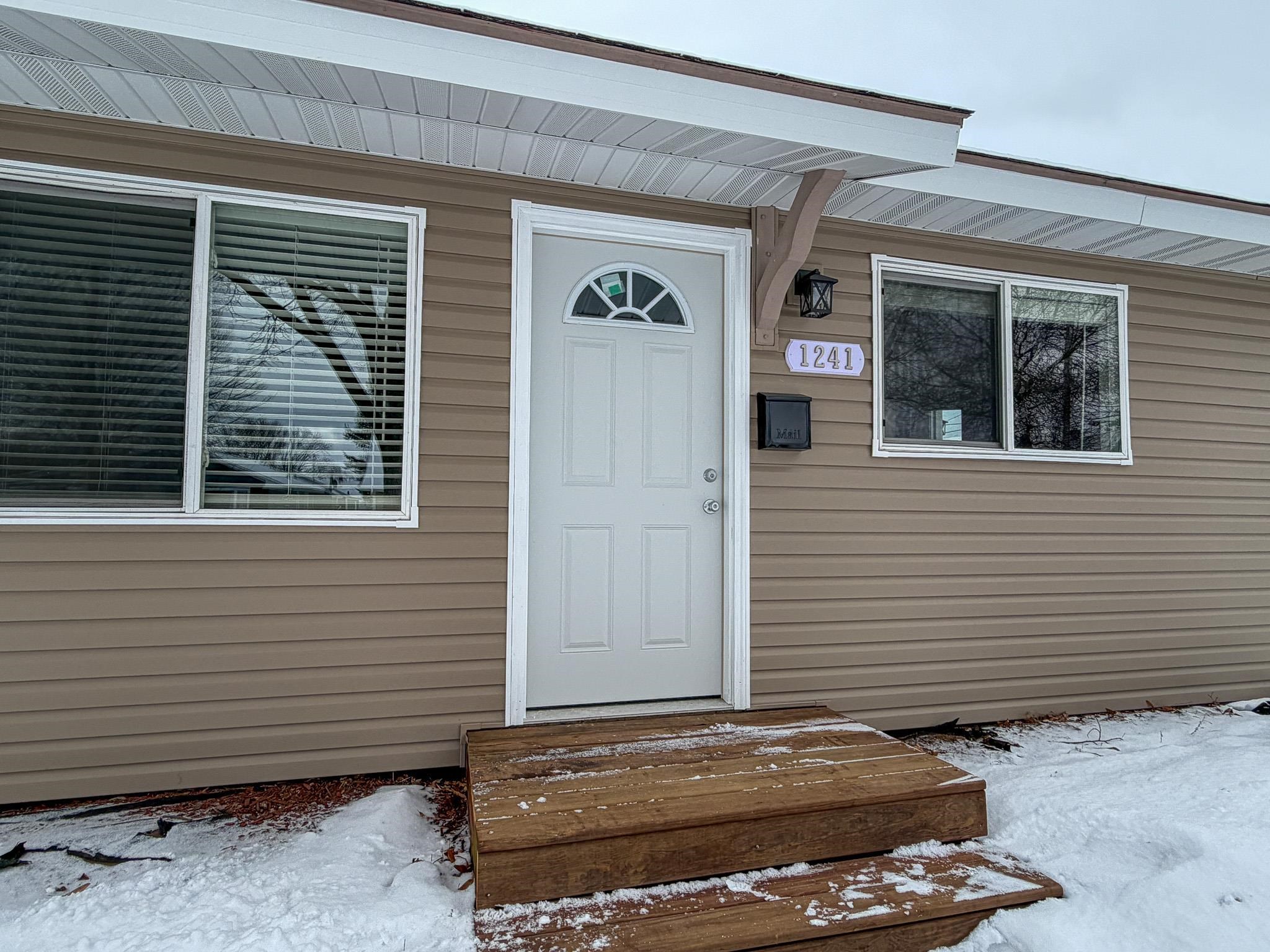 1241 S 11TH AVENUE, Wausau, Wisconsin 54401, 3 Bedrooms Bedrooms, ,2 BathroomsBathrooms,Residential,For Sale,1241 S 11TH AVENUE,22600522