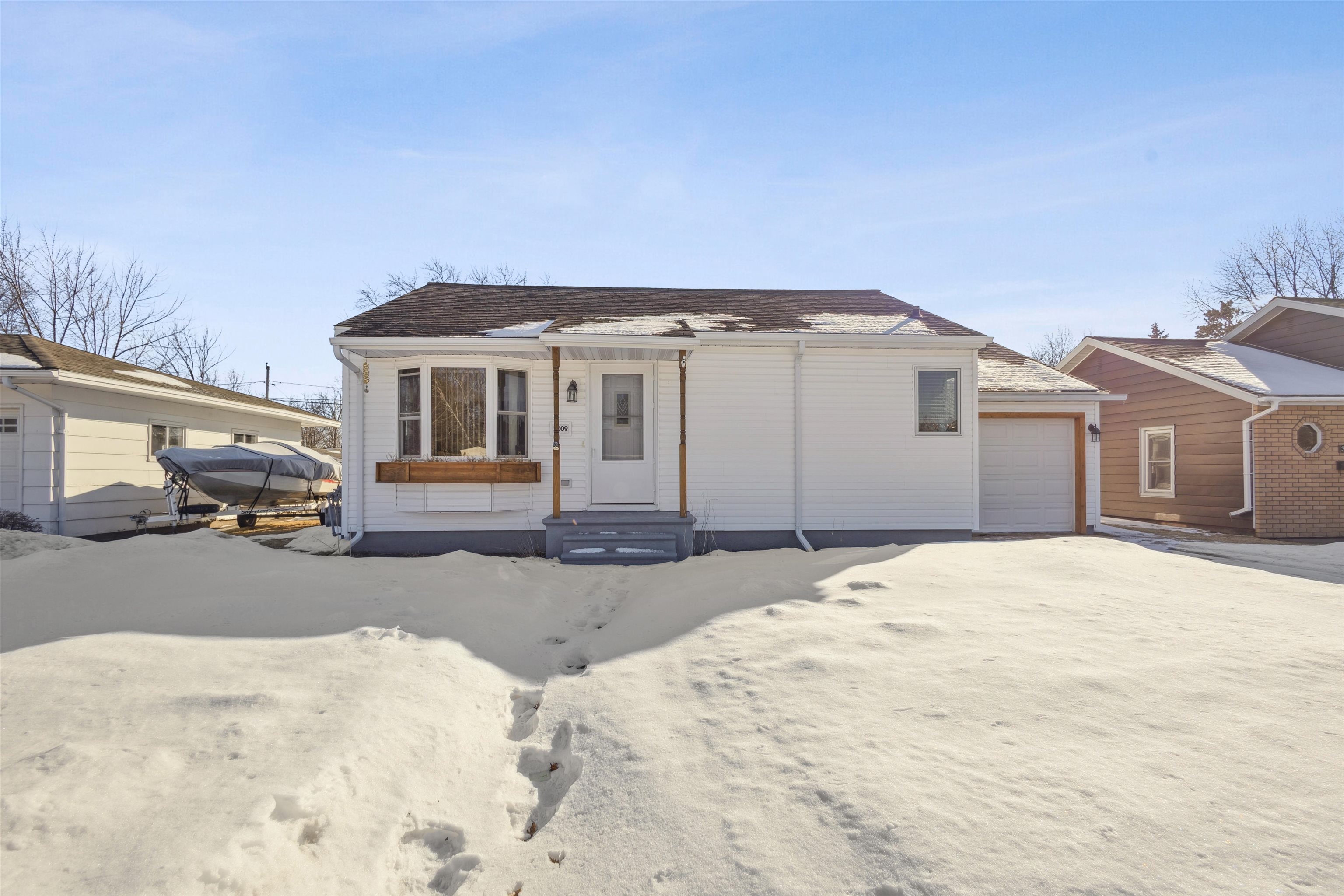 3009 ALGOMA STREET, Stevens Point, Wisconsin 54481, 2 Bedrooms Bedrooms, ,1 BathroomBathrooms,Residential,For Sale,3009 ALGOMA STREET,22600523