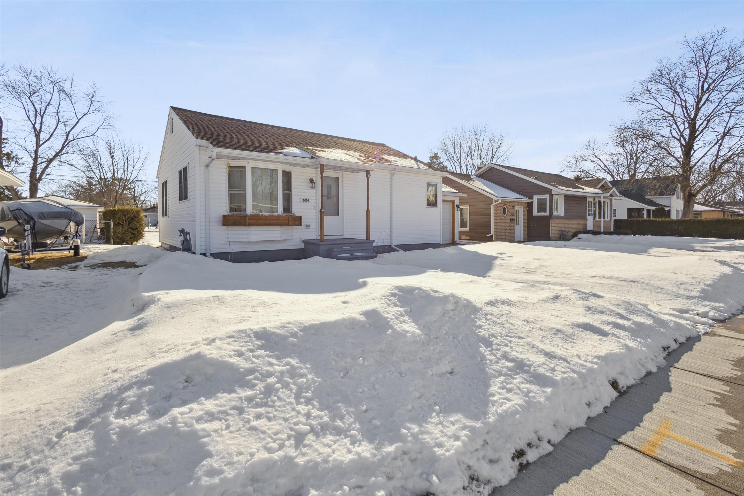 3009 ALGOMA STREET, Stevens Point, Wisconsin 54481, 2 Bedrooms Bedrooms, ,1 BathroomBathrooms,Residential,For Sale,3009 ALGOMA STREET,22600523