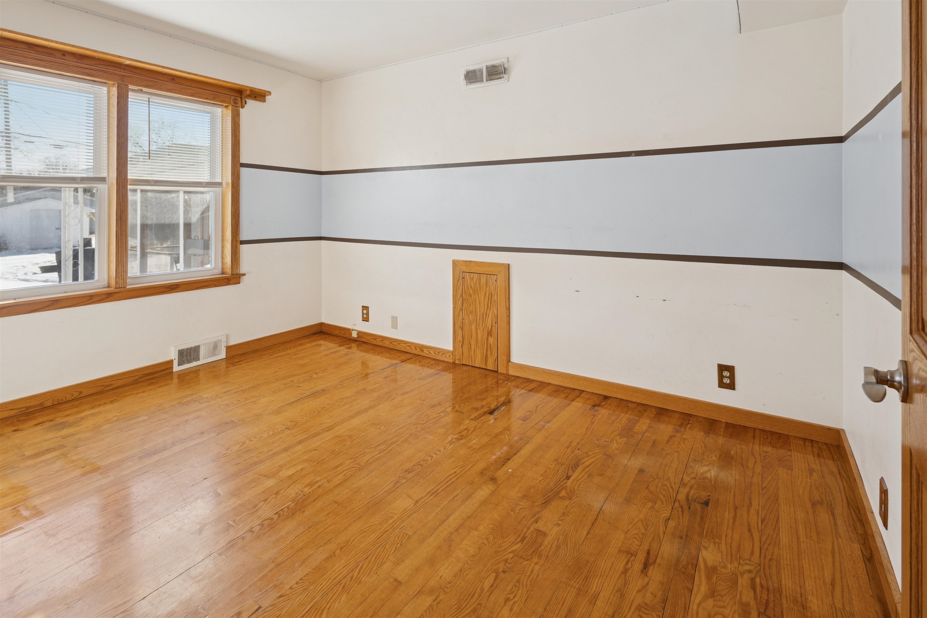 3009 ALGOMA STREET, Stevens Point, Wisconsin 54481, 2 Bedrooms Bedrooms, ,1 BathroomBathrooms,Residential,For Sale,3009 ALGOMA STREET,22600523