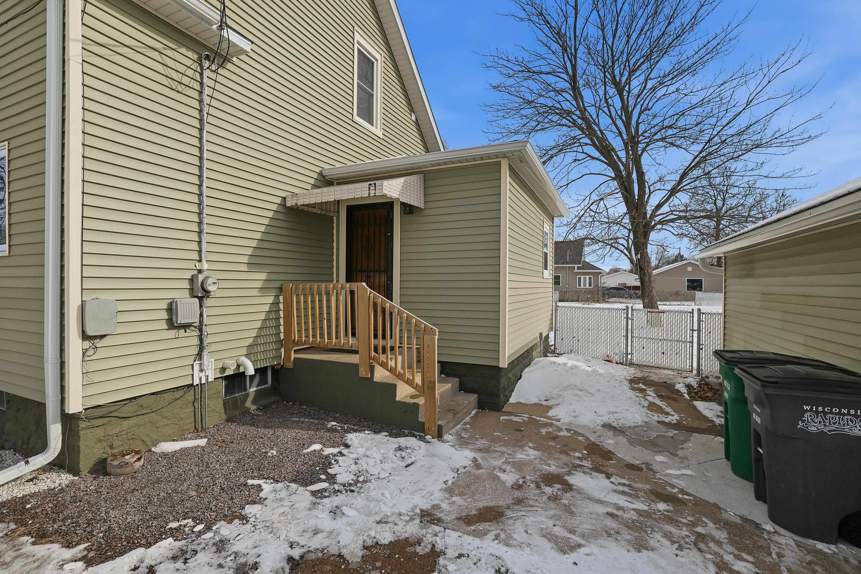 1310 BAKER STREET, Wisconsin Rapids, Wisconsin 54494, 3 Bedrooms Bedrooms, ,2 BathroomsBathrooms,Residential,For Sale,1310 BAKER STREET,22600524