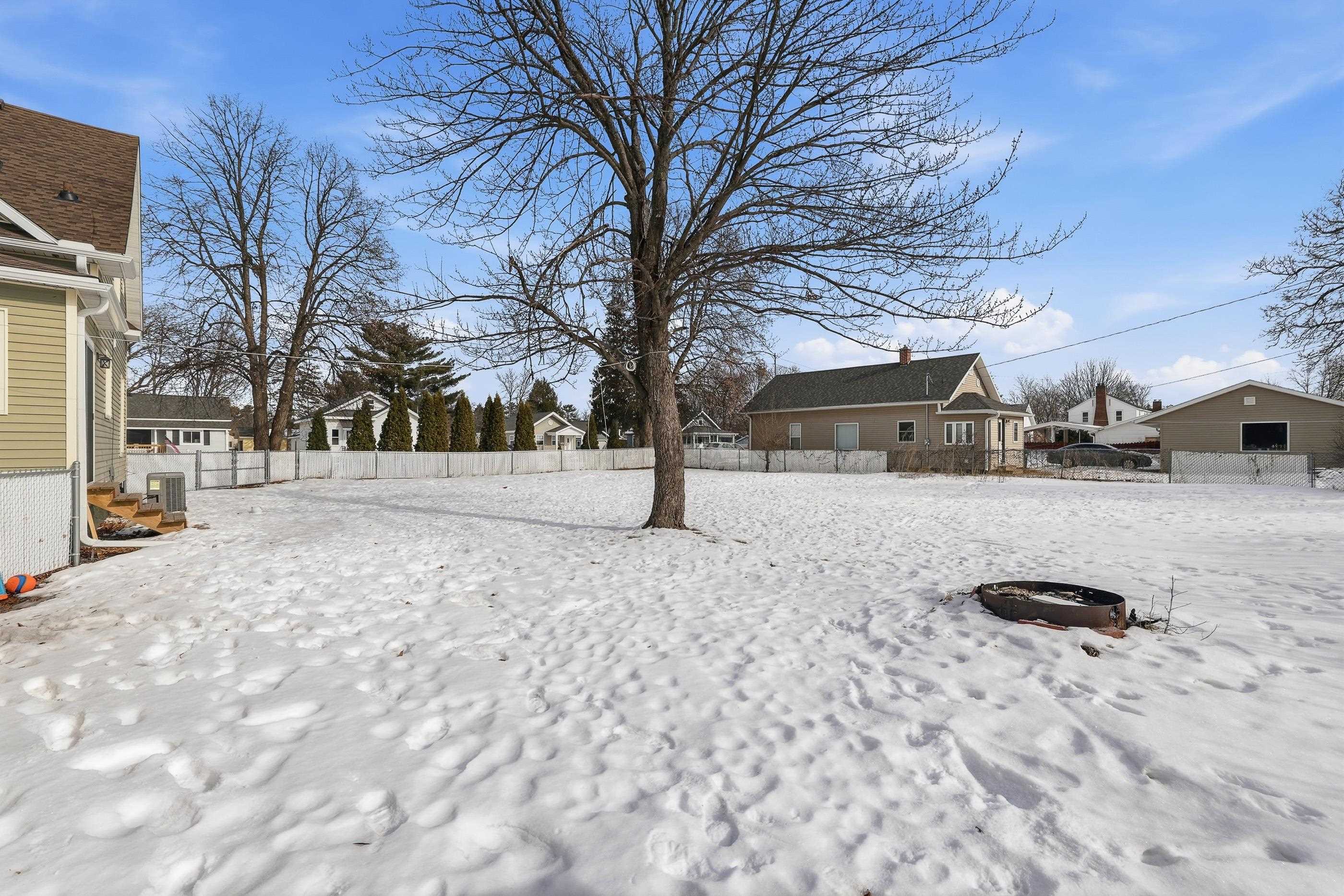 1310 BAKER STREET, Wisconsin Rapids, Wisconsin 54494, 3 Bedrooms Bedrooms, ,2 BathroomsBathrooms,Residential,For Sale,1310 BAKER STREET,22600524