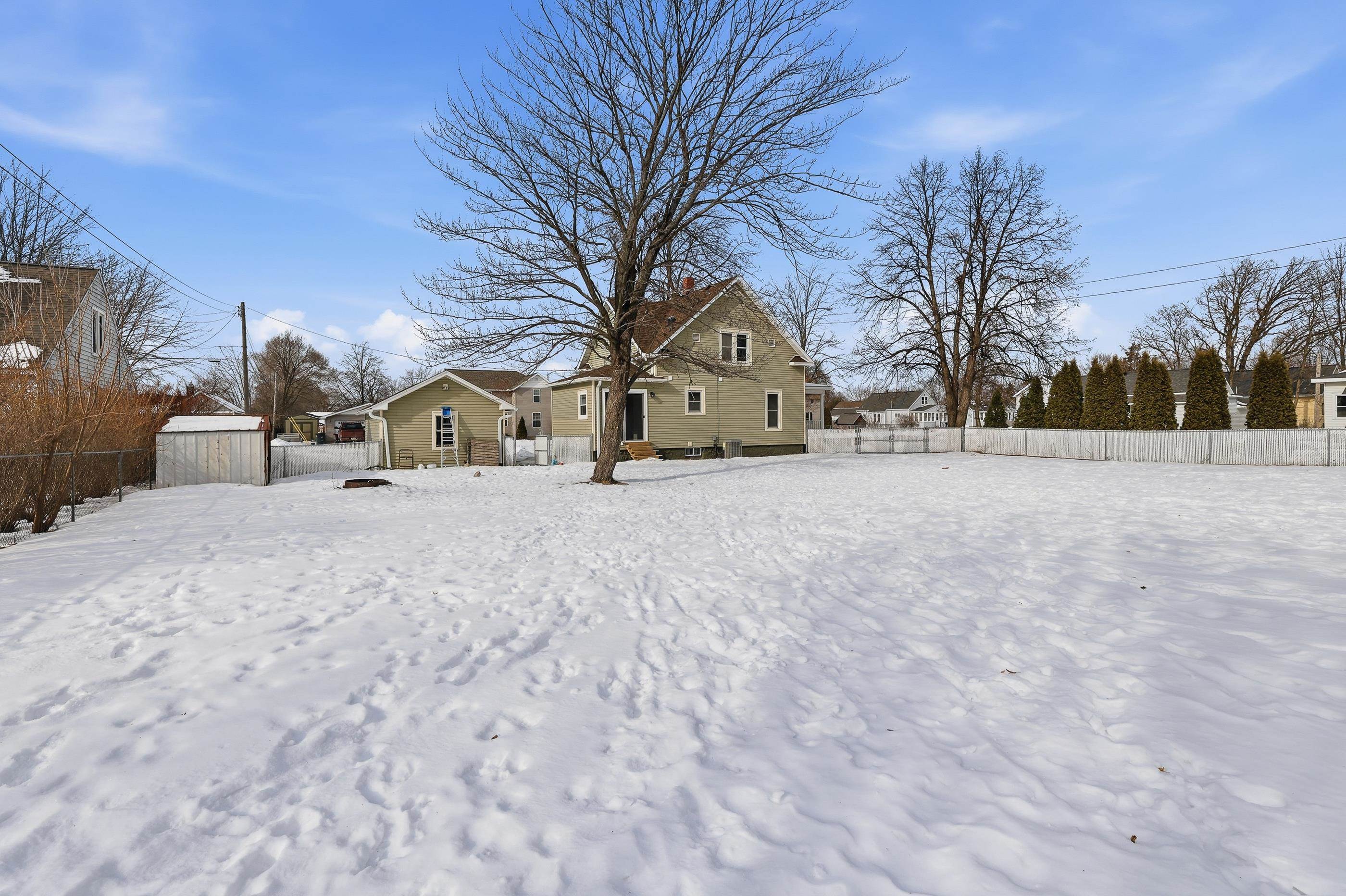 1310 BAKER STREET, Wisconsin Rapids, Wisconsin 54494, 3 Bedrooms Bedrooms, ,2 BathroomsBathrooms,Residential,For Sale,1310 BAKER STREET,22600524