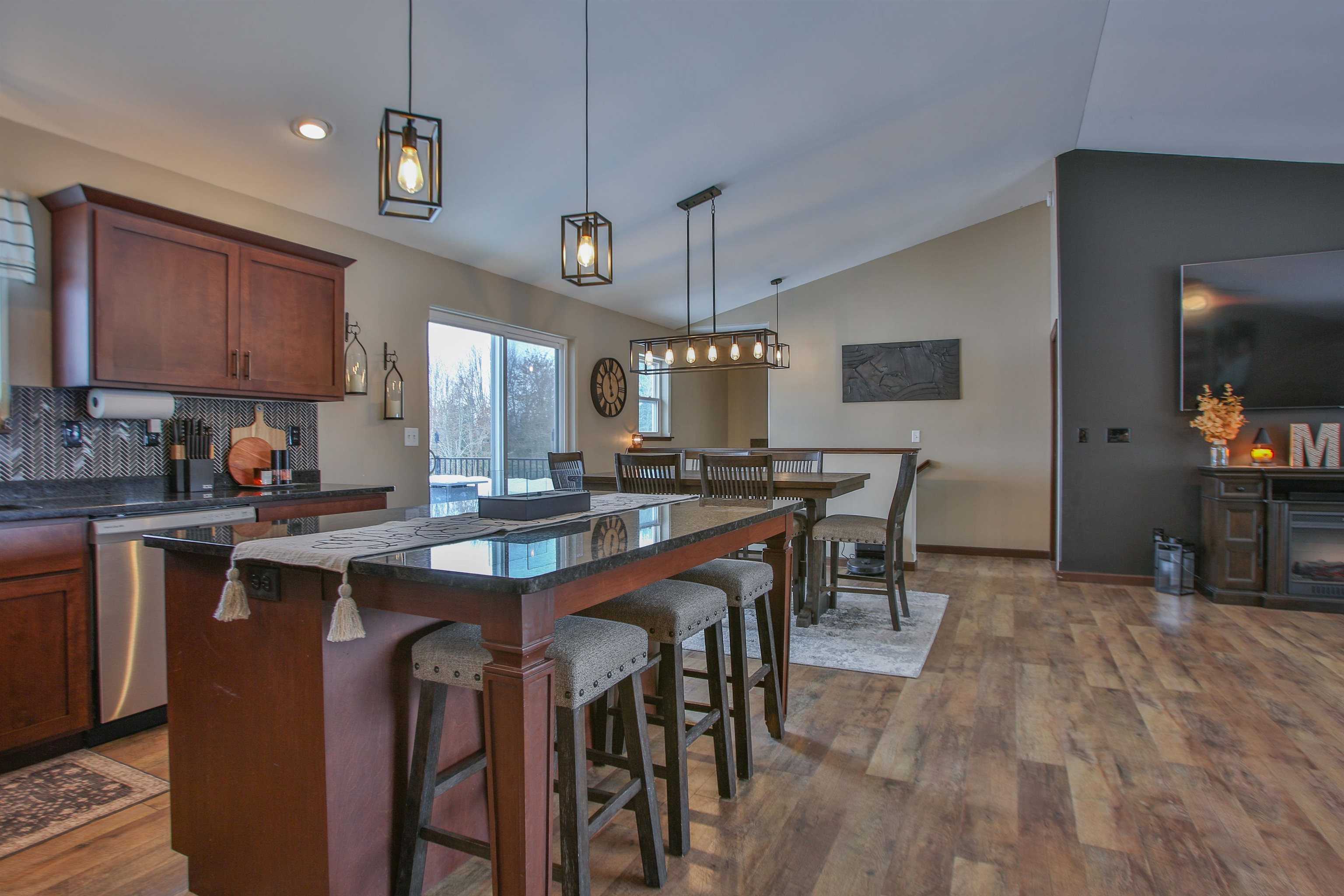 226099 COUNTY ROAD J, Weston, Wisconsin 54476, 4 Bedrooms Bedrooms, ,3 BathroomsBathrooms,Residential,For Sale,226099 COUNTY ROAD J,22600525