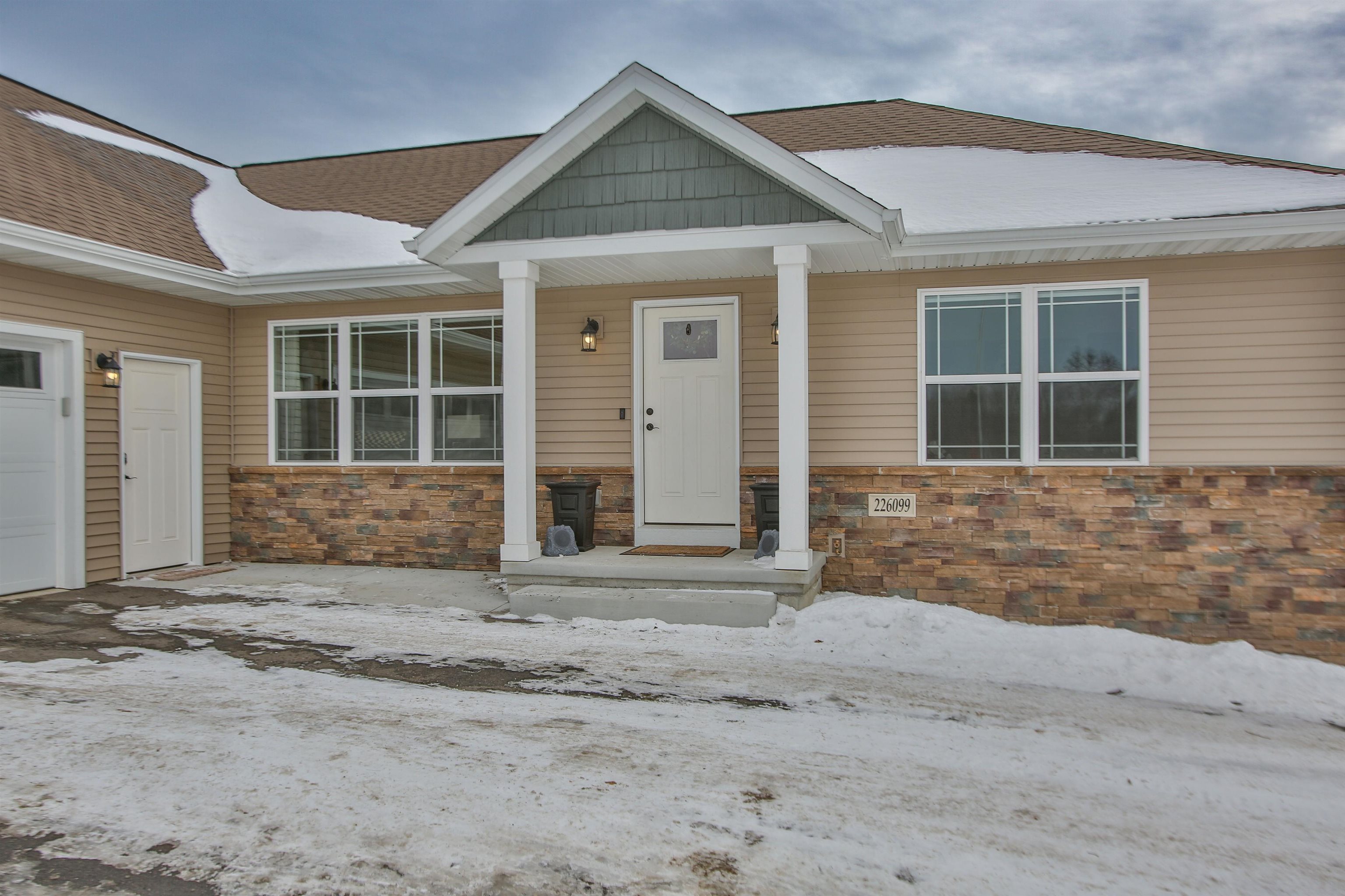 226099 COUNTY ROAD J, Weston, Wisconsin 54476, 4 Bedrooms Bedrooms, ,3 BathroomsBathrooms,Residential,For Sale,226099 COUNTY ROAD J,22600525