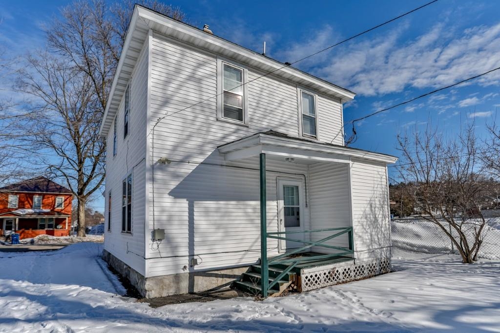 729 JEFFERSON STREET, Wausau, Wisconsin 54403, 3 Bedrooms Bedrooms, ,1 BathroomBathrooms,Residential,For Sale,729 JEFFERSON STREET,22600527