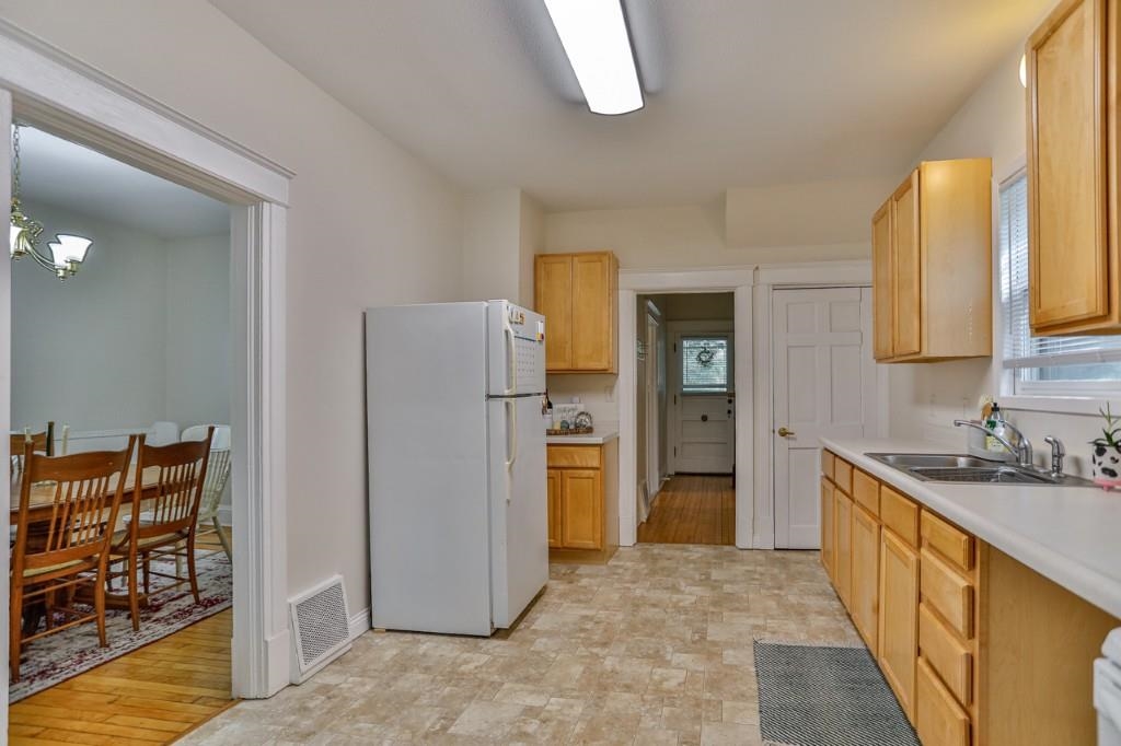 729 JEFFERSON STREET, Wausau, Wisconsin 54403, 3 Bedrooms Bedrooms, ,1 BathroomBathrooms,Residential,For Sale,729 JEFFERSON STREET,22600527