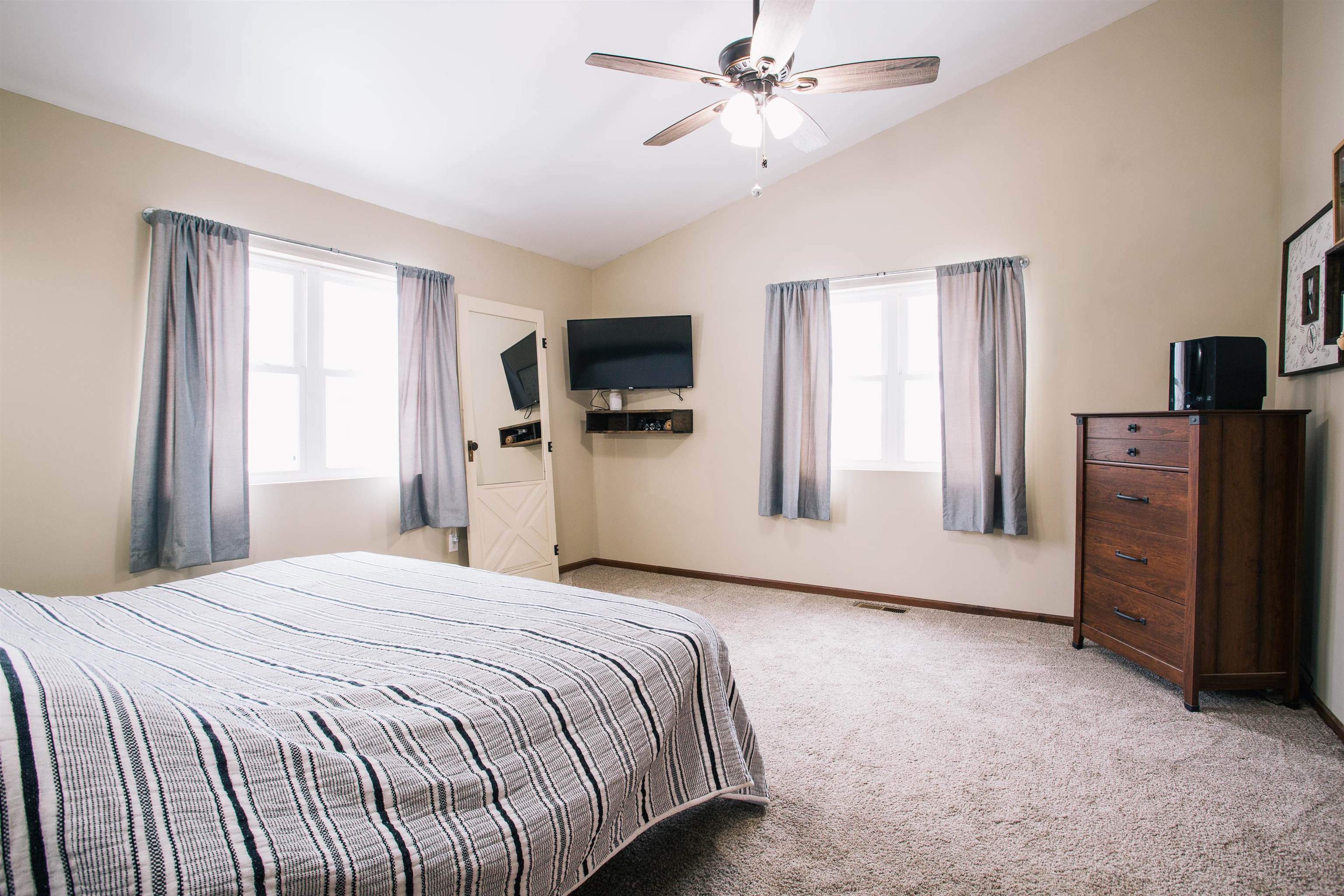 1808 JOHNSON STREET, Neillsville, Wisconsin 54456, 3 Bedrooms Bedrooms, ,2 BathroomsBathrooms,Residential,For Sale,1808 JOHNSON STREET,22600532