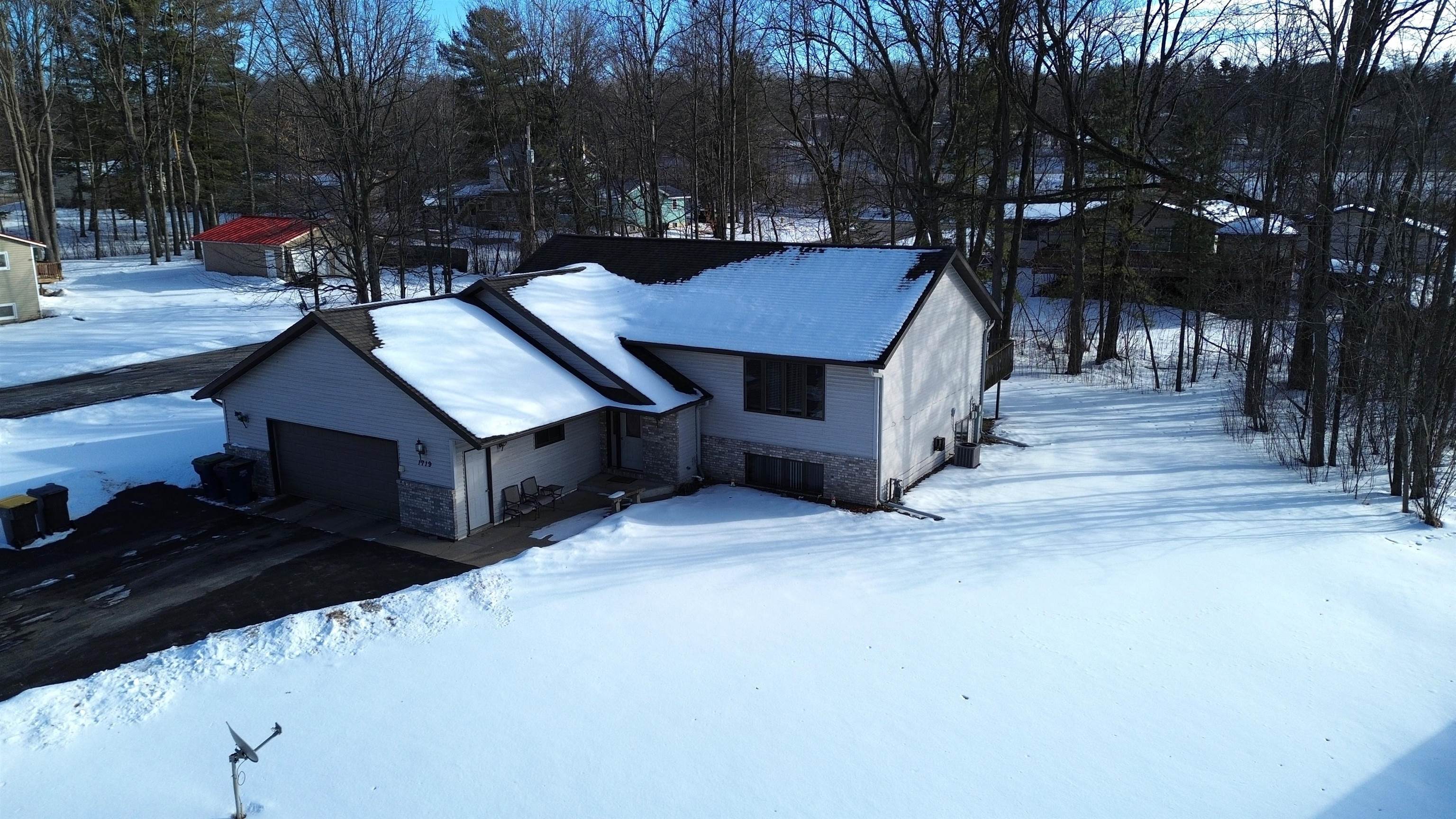 1719 FOOTHILL AVENUE, Weston, Wisconsin 54476, 5 Bedrooms Bedrooms, ,2 BathroomsBathrooms,Residential,For Sale,1719 FOOTHILL AVENUE,22600533