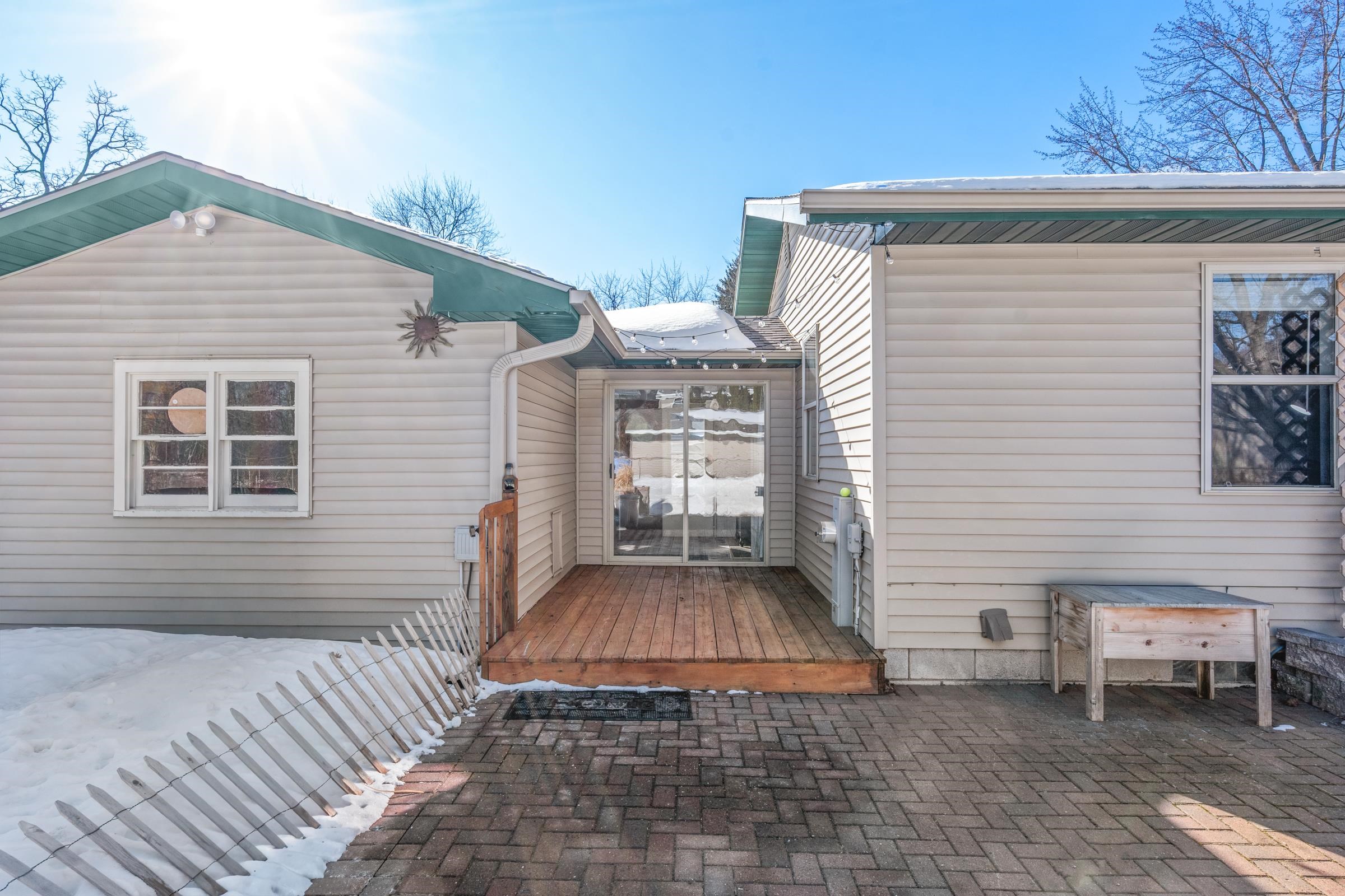 2800 RIVER DRIVE, Plover, Wisconsin 54467, 2 Bedrooms Bedrooms, ,1 BathroomBathrooms,Residential,For Sale,2800 RIVER DRIVE,22600534