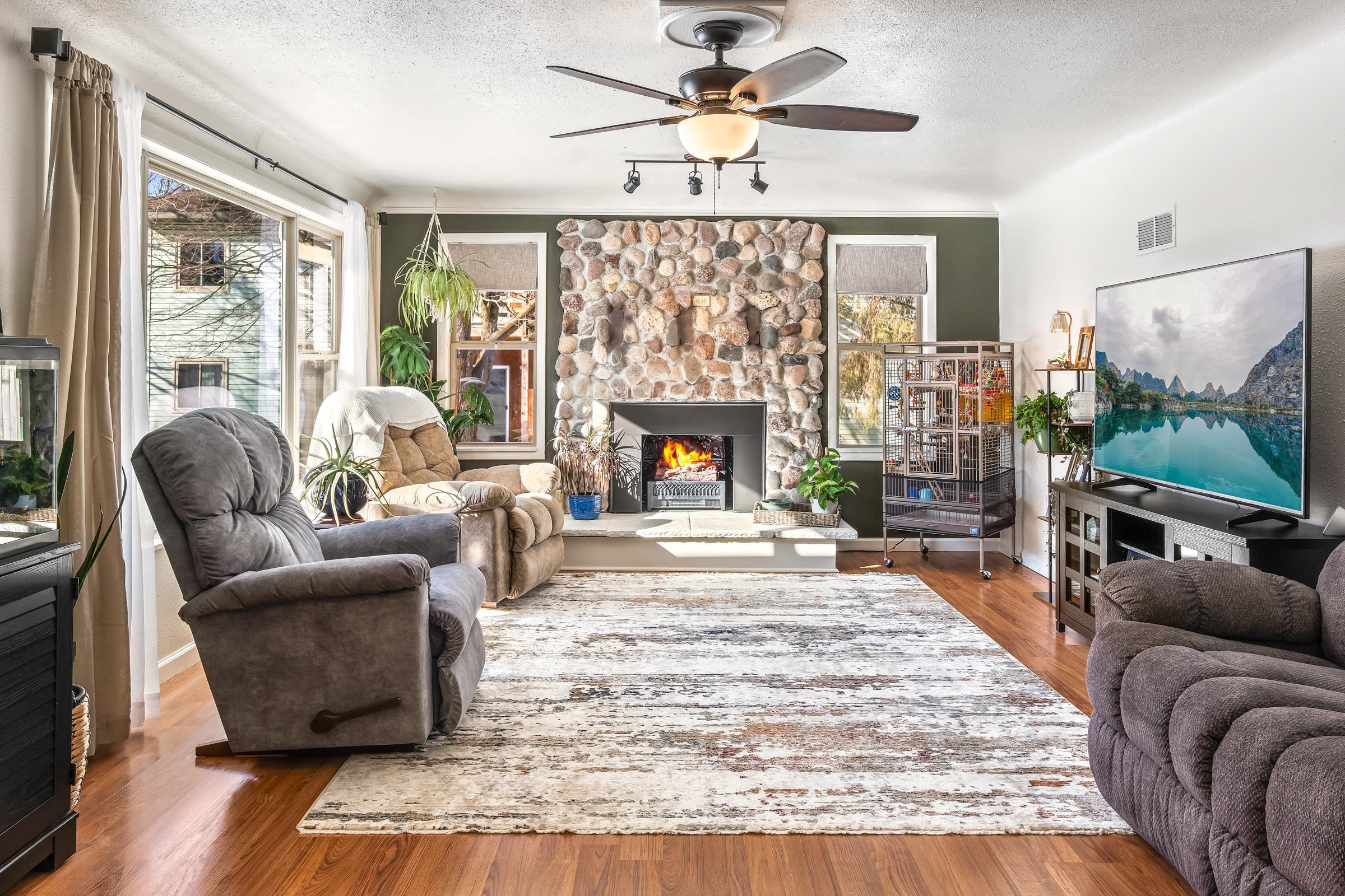 2800 RIVER DRIVE, Plover, Wisconsin 54467, 2 Bedrooms Bedrooms, ,1 BathroomBathrooms,Residential,For Sale,2800 RIVER DRIVE,22600534