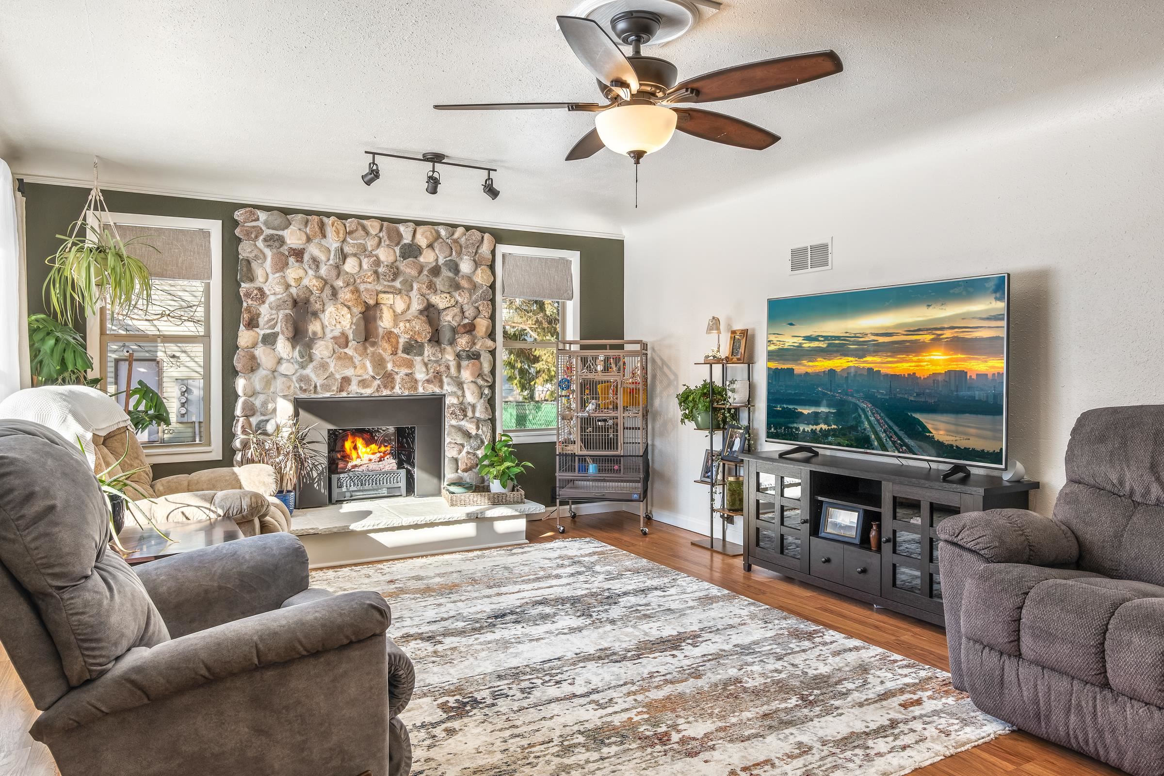 2800 RIVER DRIVE, Plover, Wisconsin 54467, 2 Bedrooms Bedrooms, ,1 BathroomBathrooms,Residential,For Sale,2800 RIVER DRIVE,22600534