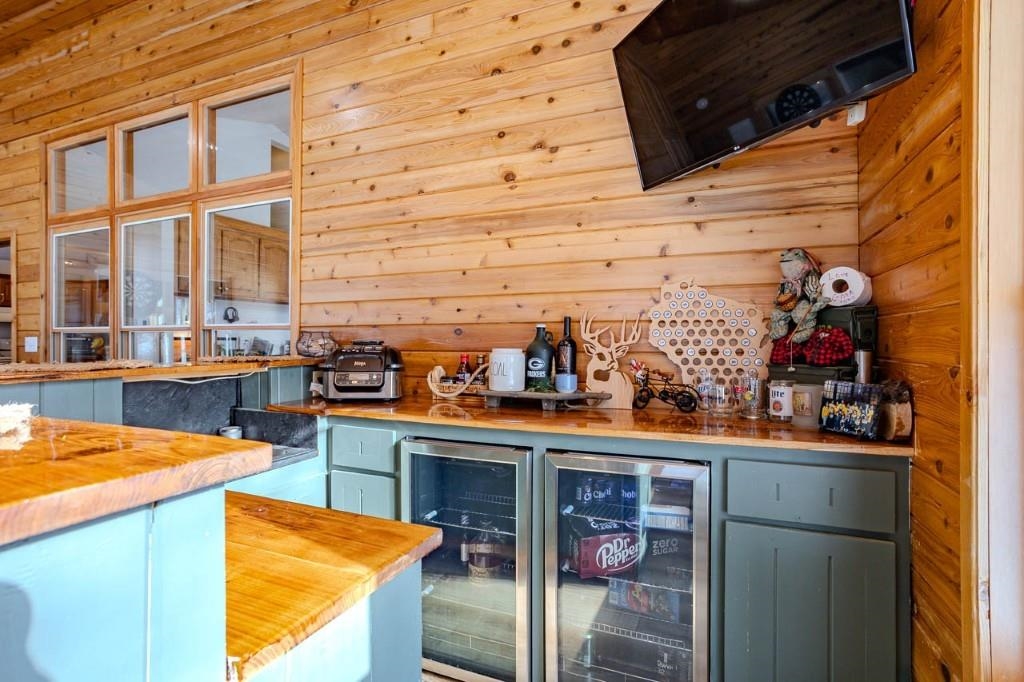 9100 N 12TH AVENUE, Merrill, Wisconsin 54452, 4 Bedrooms Bedrooms, ,3 BathroomsBathrooms,Residential,For Sale,9100 N 12TH AVENUE,22600547