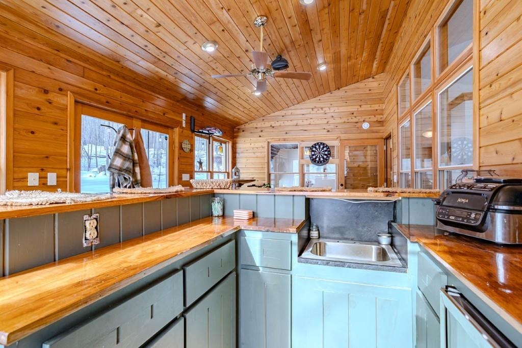 9100 N 12TH AVENUE, Merrill, Wisconsin 54452, 4 Bedrooms Bedrooms, ,3 BathroomsBathrooms,Residential,For Sale,9100 N 12TH AVENUE,22600547