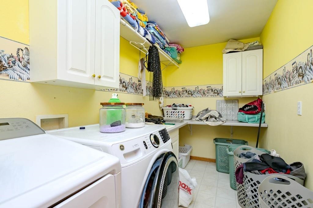 9100 N 12TH AVENUE, Merrill, Wisconsin 54452, 4 Bedrooms Bedrooms, ,3 BathroomsBathrooms,Residential,For Sale,9100 N 12TH AVENUE,22600547