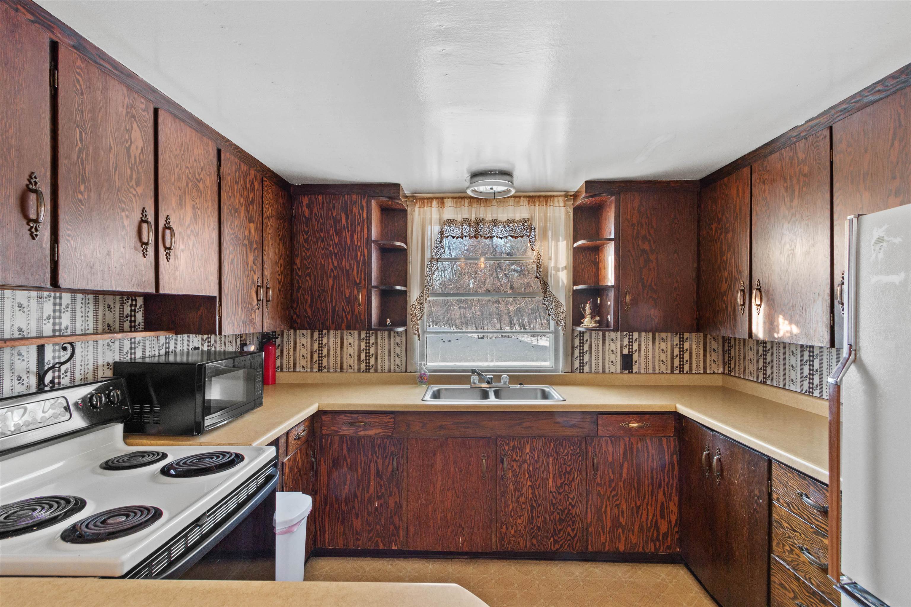 12320 PRAIRIE DRIVE, Plover, Wisconsin 54467, 4 Bedrooms Bedrooms, ,1 BathroomBathrooms,Residential,For Sale,12320 PRAIRIE DRIVE,22600554