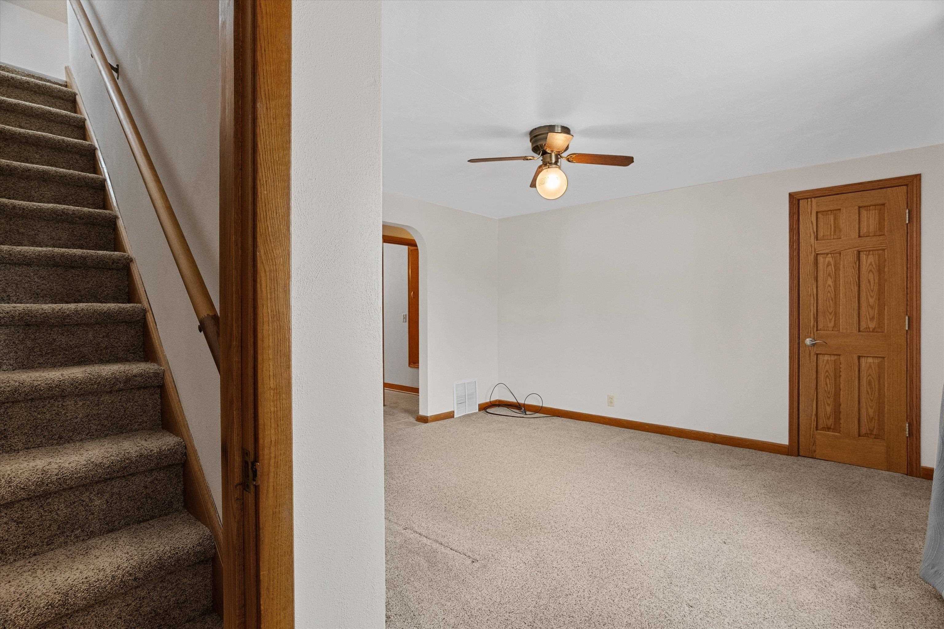 406 N SPRUCE AVENUE, Marshfield, Wisconsin 54449, 3 Bedrooms Bedrooms, ,1 BathroomBathrooms,Residential,For Sale,406 N SPRUCE AVENUE,22600573