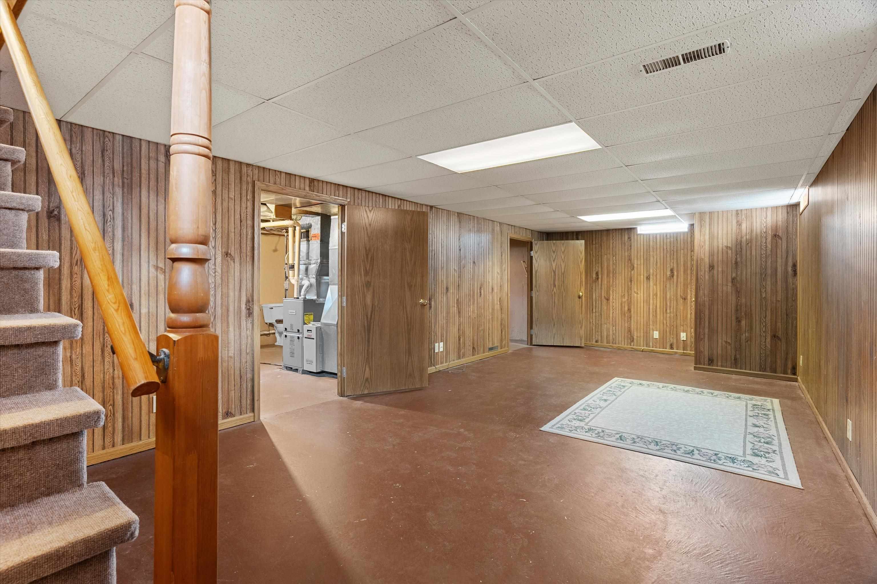 406 N SPRUCE AVENUE, Marshfield, Wisconsin 54449, 3 Bedrooms Bedrooms, ,1 BathroomBathrooms,Residential,For Sale,406 N SPRUCE AVENUE,22600573