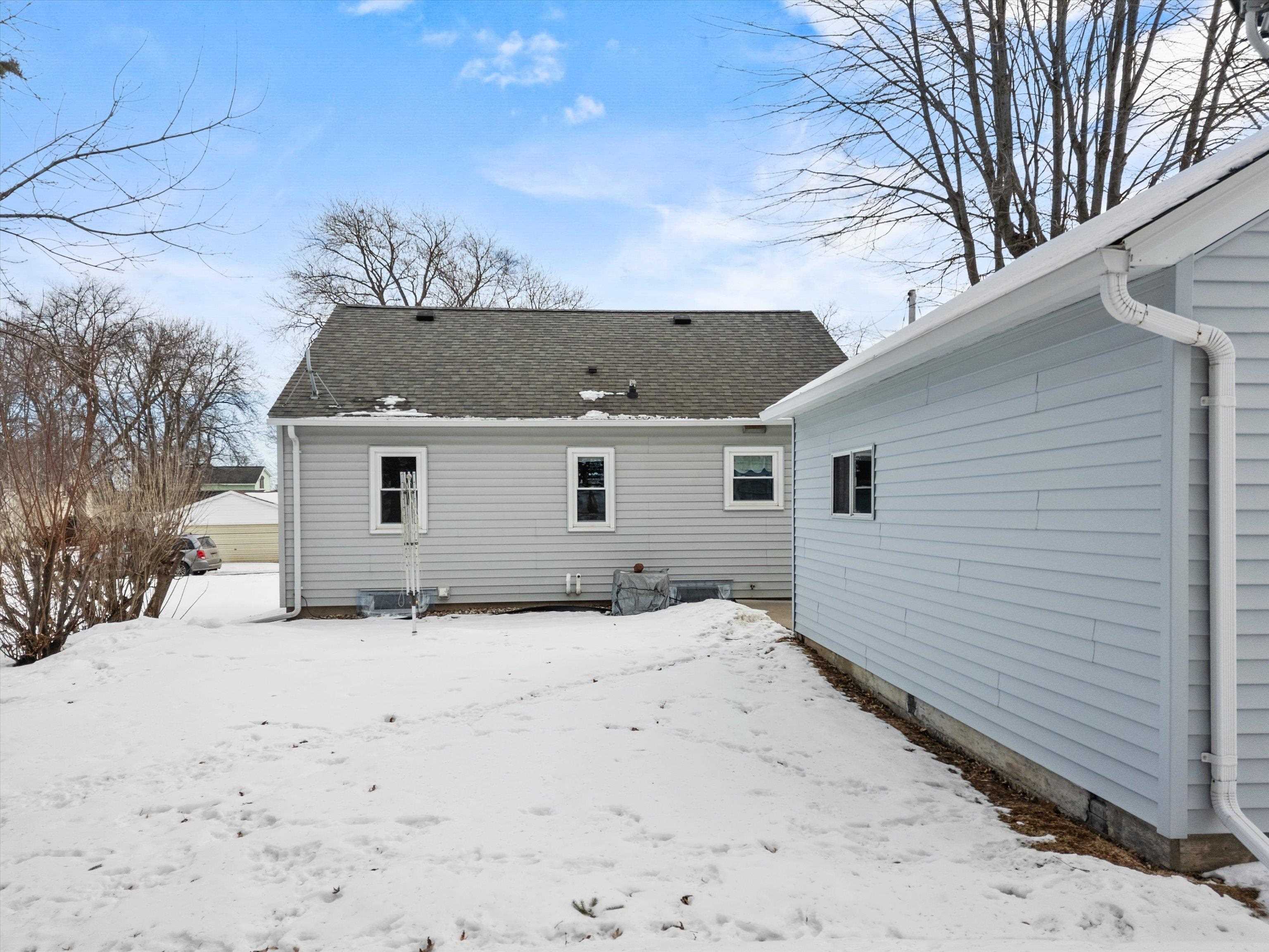 406 N SPRUCE AVENUE, Marshfield, Wisconsin 54449, 3 Bedrooms Bedrooms, ,1 BathroomBathrooms,Residential,For Sale,406 N SPRUCE AVENUE,22600573
