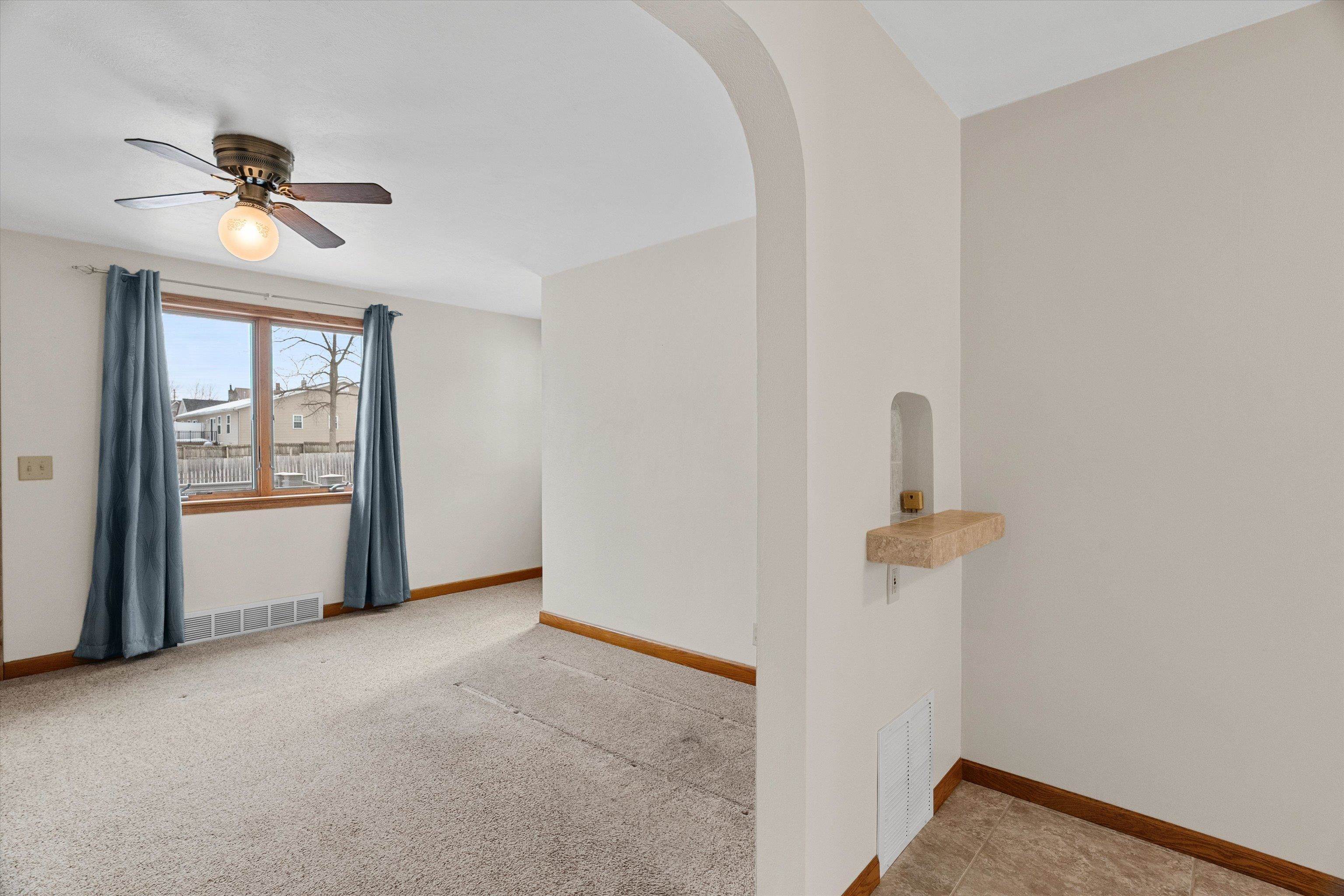 406 N SPRUCE AVENUE, Marshfield, Wisconsin 54449, 3 Bedrooms Bedrooms, ,1 BathroomBathrooms,Residential,For Sale,406 N SPRUCE AVENUE,22600573