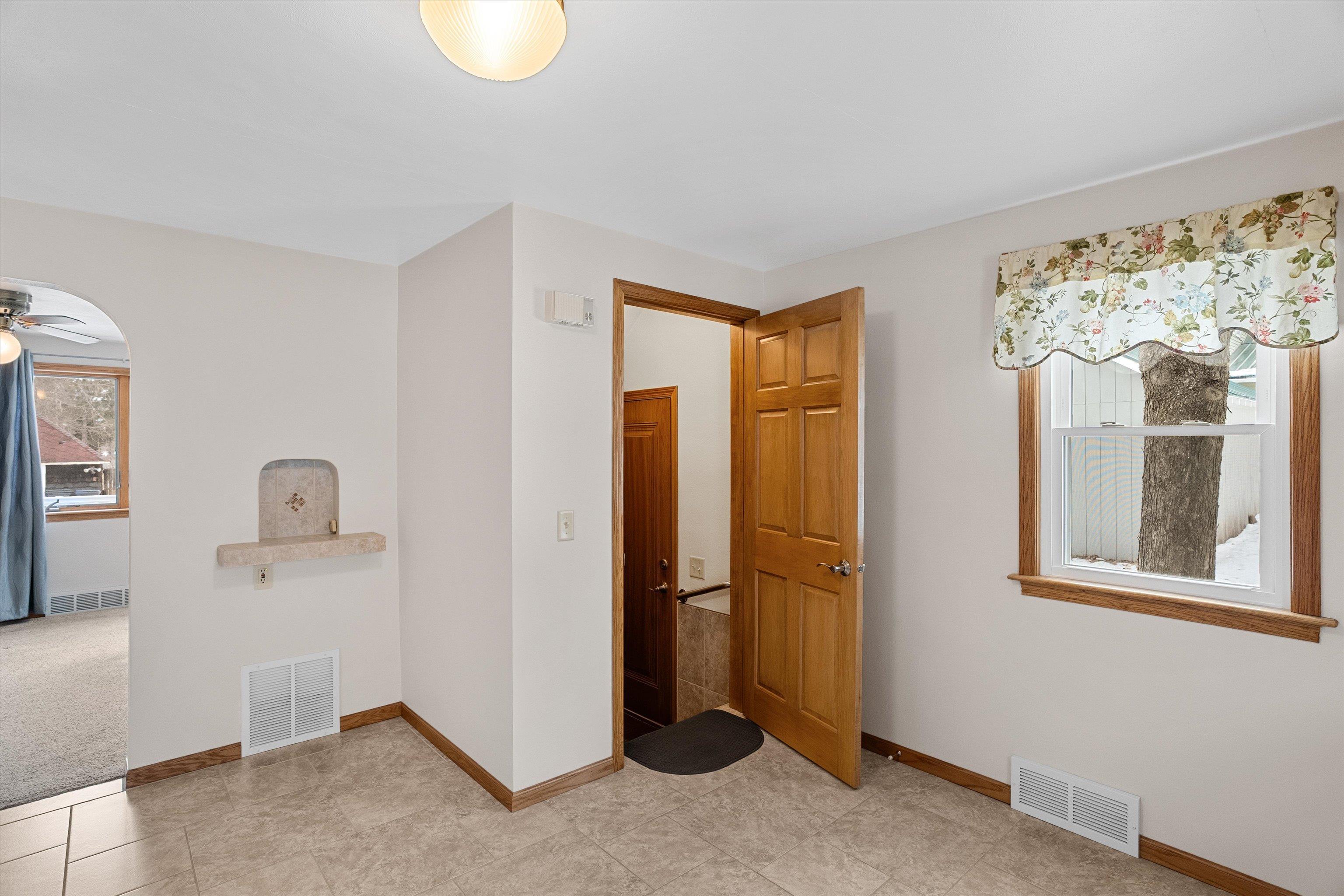 406 N SPRUCE AVENUE, Marshfield, Wisconsin 54449, 3 Bedrooms Bedrooms, ,1 BathroomBathrooms,Residential,For Sale,406 N SPRUCE AVENUE,22600573