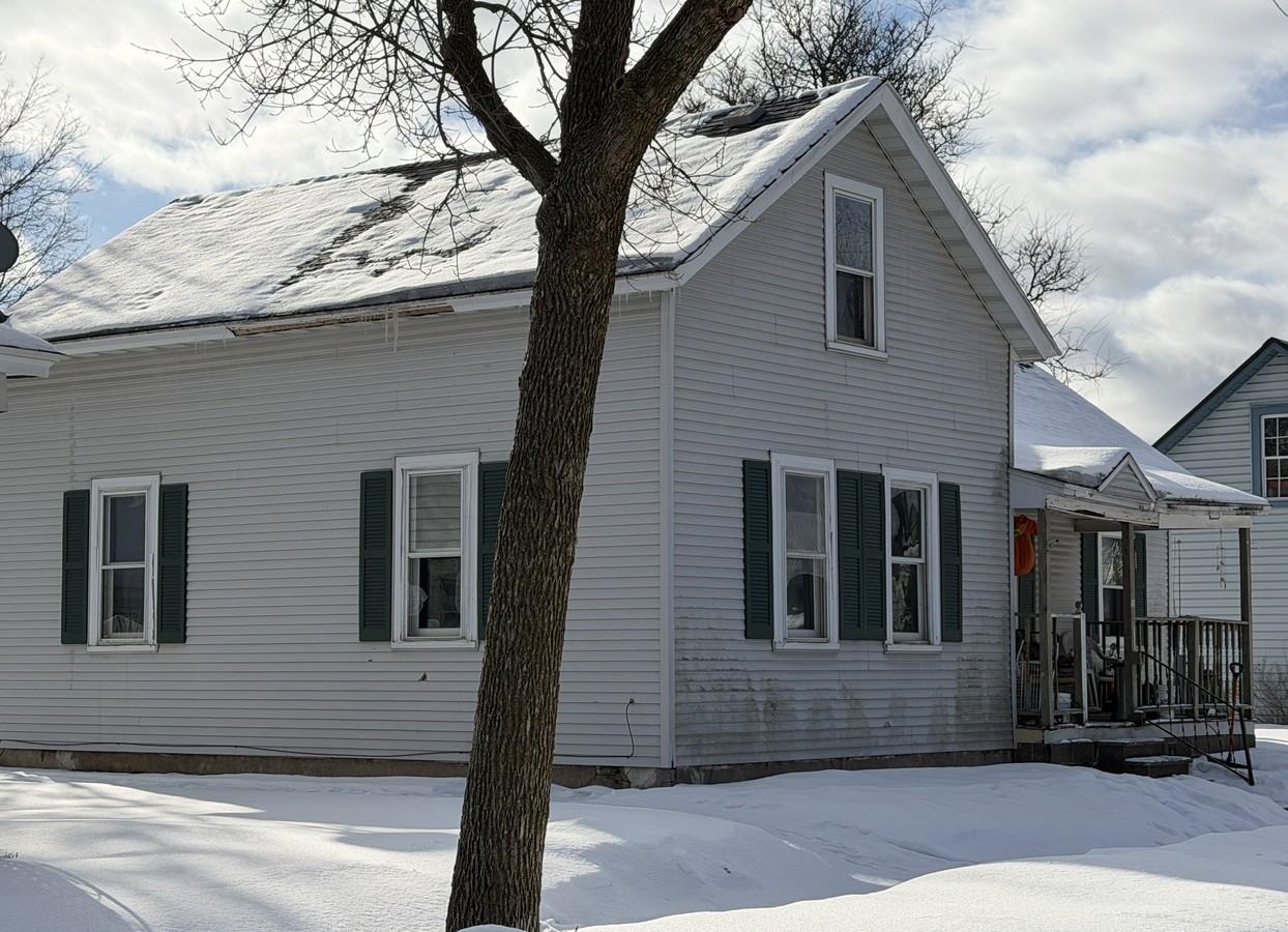 621 HUMBOLDT AVENUE, Wausau, Wisconsin 54403, 2 Bedrooms Bedrooms, 5 Rooms Rooms,1 BathroomBathrooms,Multi-family,For Sale,621 HUMBOLDT AVENUE,22600582