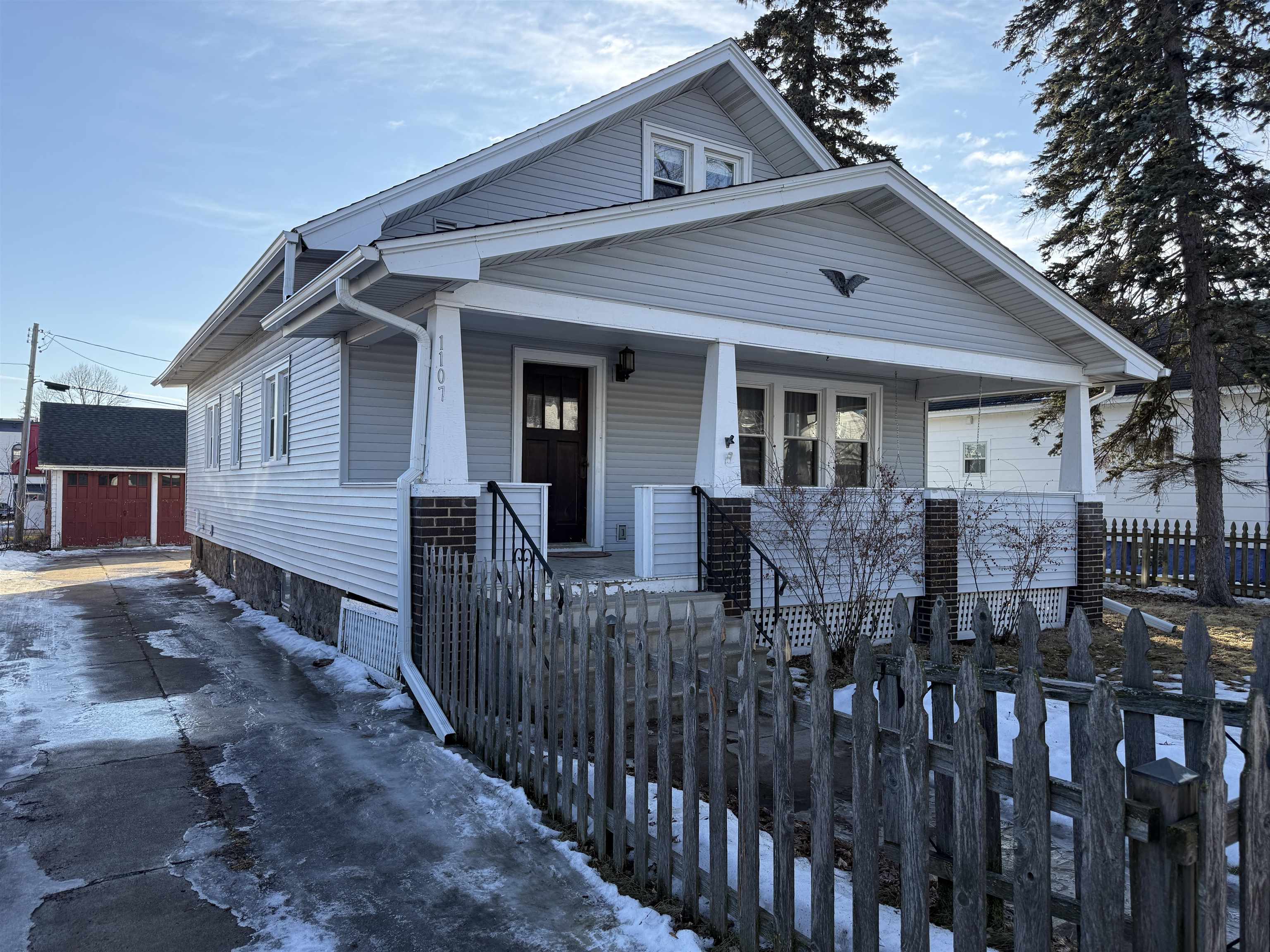1107 S 4TH AVENUE, Wausau, Wisconsin 54401, 3 Bedrooms Bedrooms, ,1 BathroomBathrooms,Residential,For Sale,1107 S 4TH AVENUE,22600588