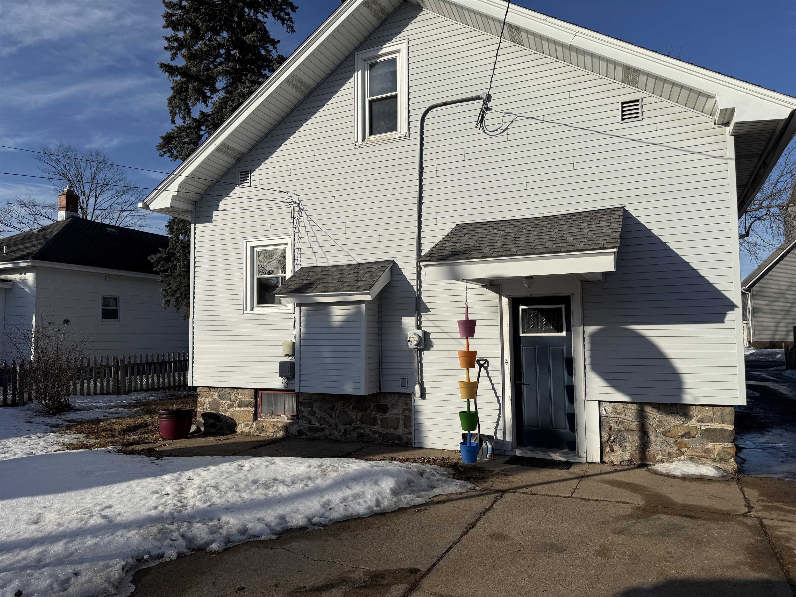 1107 S 4TH AVENUE, Wausau, Wisconsin 54401, 3 Bedrooms Bedrooms, ,1 BathroomBathrooms,Residential,For Sale,1107 S 4TH AVENUE,22600588