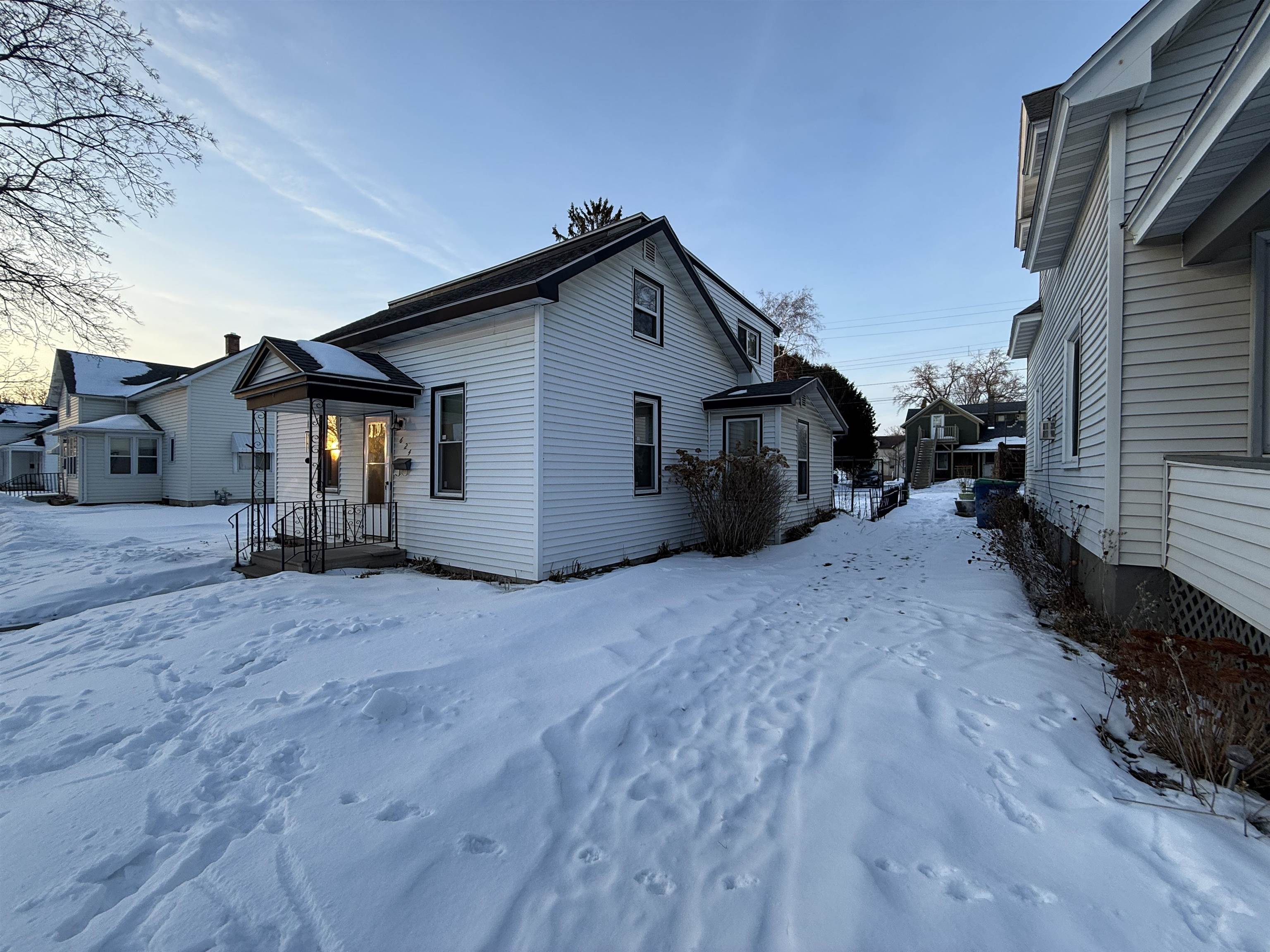 624 E BRIDGE STREET, Wausau, Wisconsin 54403, 3 Bedrooms Bedrooms, ,1 BathroomBathrooms,Residential,For Sale,624 E BRIDGE STREET,22600601