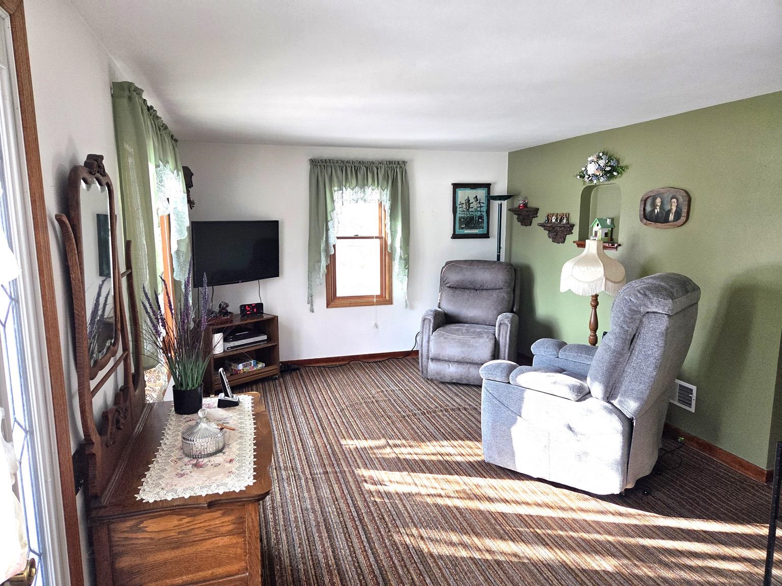 506 S ASH AVENUE, Marshfield, Wisconsin 54449, 1 Bedroom Bedrooms, ,1 BathroomBathrooms,Residential,For Sale,506 S ASH AVENUE,22600605