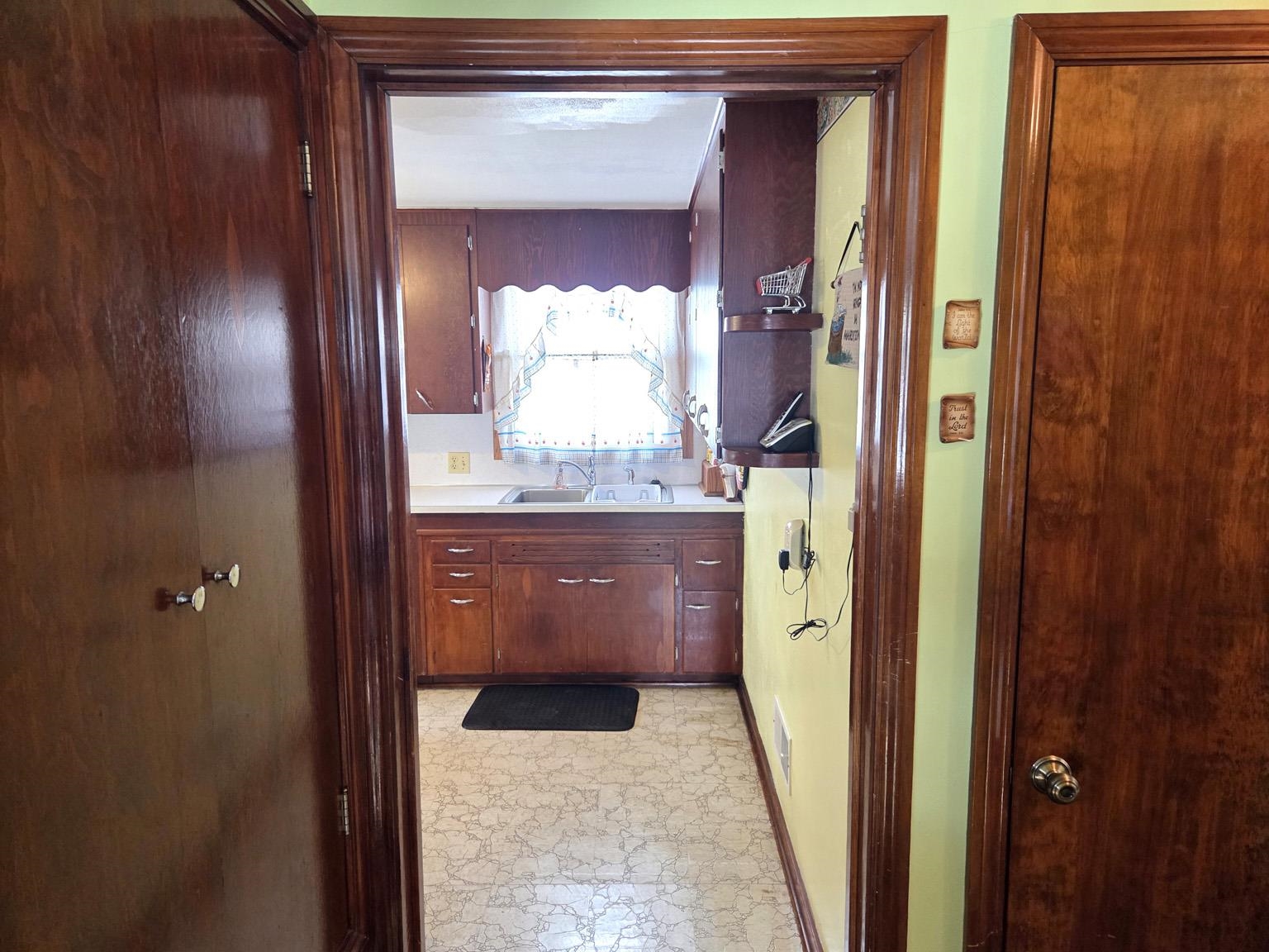 506 S ASH AVENUE, Marshfield, Wisconsin 54449, 1 Bedroom Bedrooms, ,1 BathroomBathrooms,Residential,For Sale,506 S ASH AVENUE,22600605