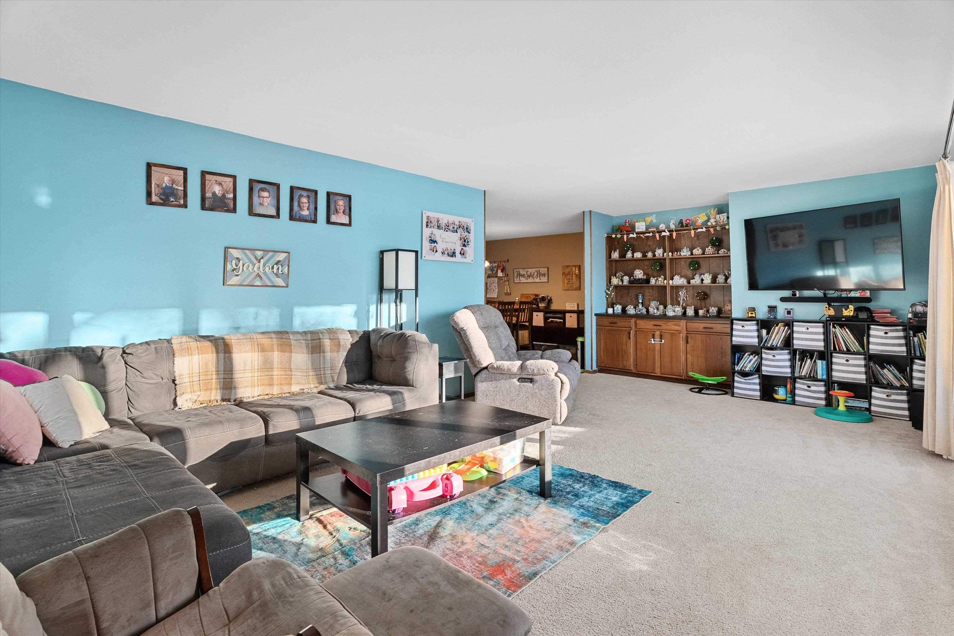 1307 N WOOD AVENUE, Marshfield, Wisconsin 54449, 5 Bedrooms Bedrooms, ,4 BathroomsBathrooms,Residential,For Sale,1307 N WOOD AVENUE,22600612