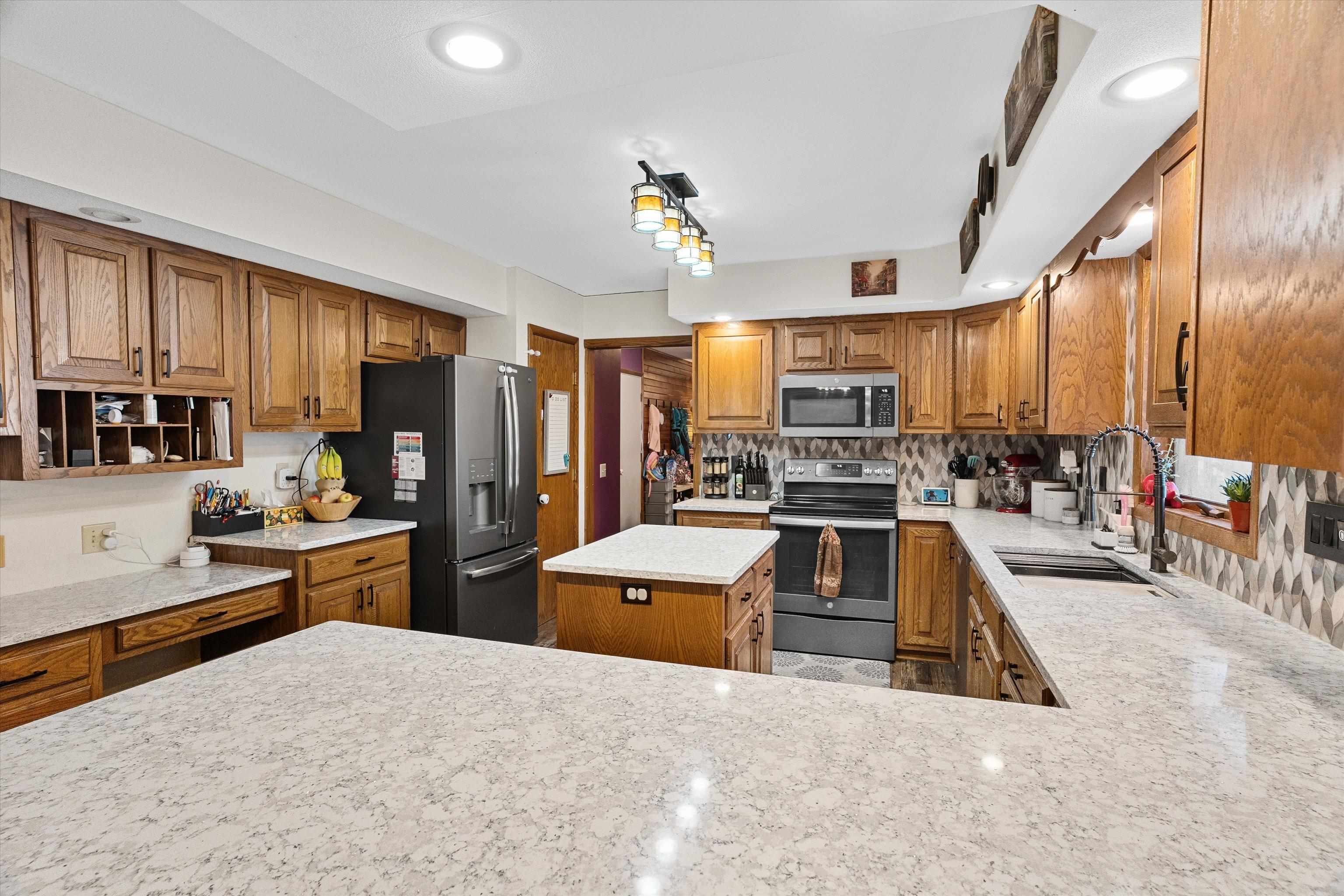 1307 N WOOD AVENUE, Marshfield, Wisconsin 54449, 5 Bedrooms Bedrooms, ,4 BathroomsBathrooms,Residential,For Sale,1307 N WOOD AVENUE,22600612