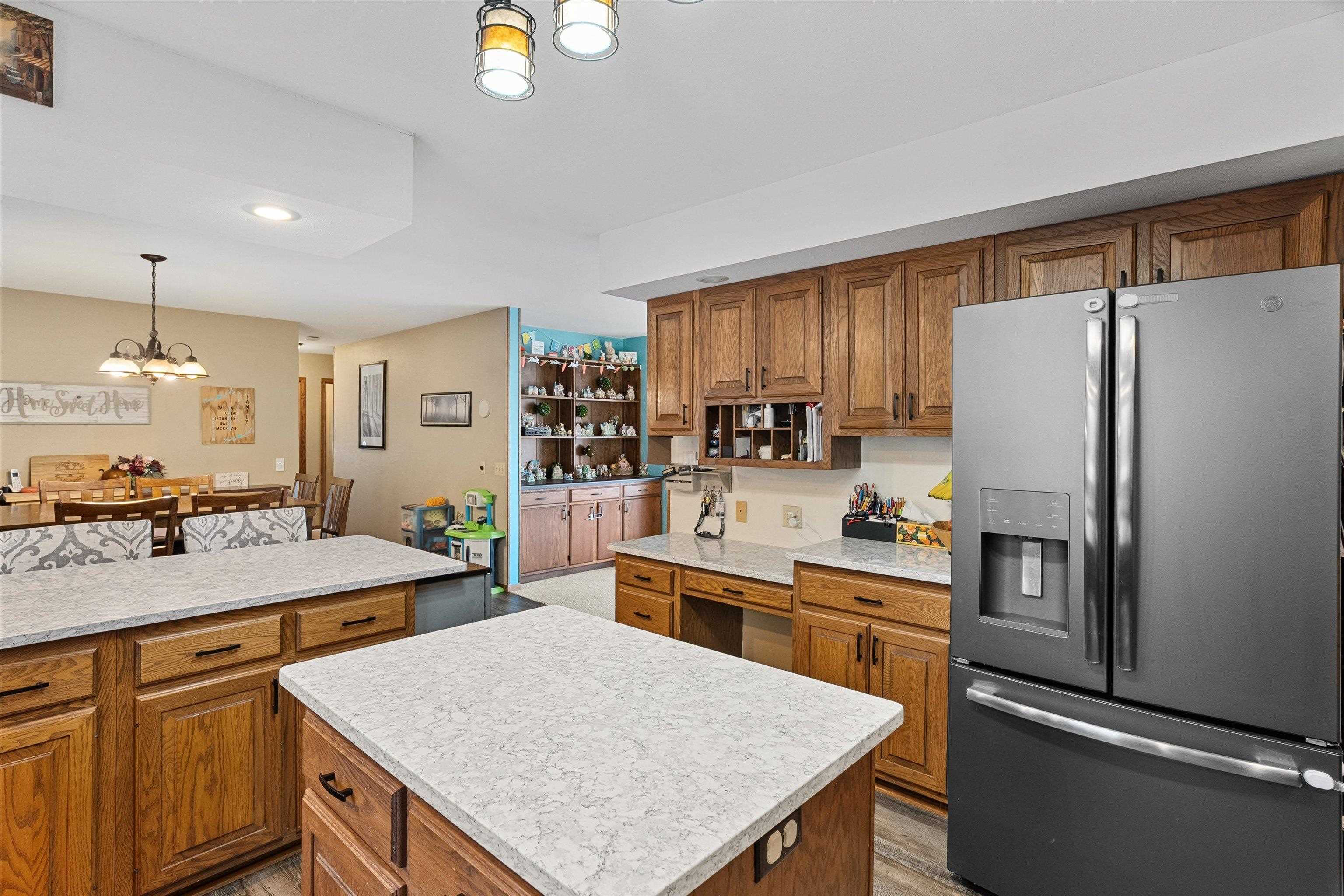 1307 N WOOD AVENUE, Marshfield, Wisconsin 54449, 5 Bedrooms Bedrooms, ,4 BathroomsBathrooms,Residential,For Sale,1307 N WOOD AVENUE,22600612