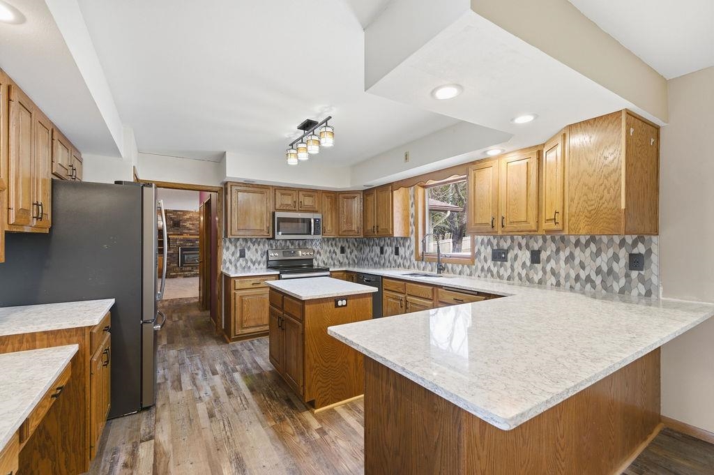 1307 N WOOD AVENUE, Marshfield, Wisconsin 54449, 5 Bedrooms Bedrooms, ,4 BathroomsBathrooms,Residential,For Sale,1307 N WOOD AVENUE,22600612