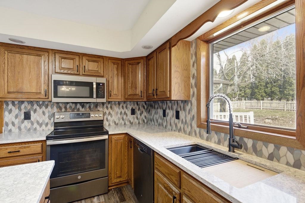 1307 N WOOD AVENUE, Marshfield, Wisconsin 54449, 5 Bedrooms Bedrooms, ,4 BathroomsBathrooms,Residential,For Sale,1307 N WOOD AVENUE,22600612