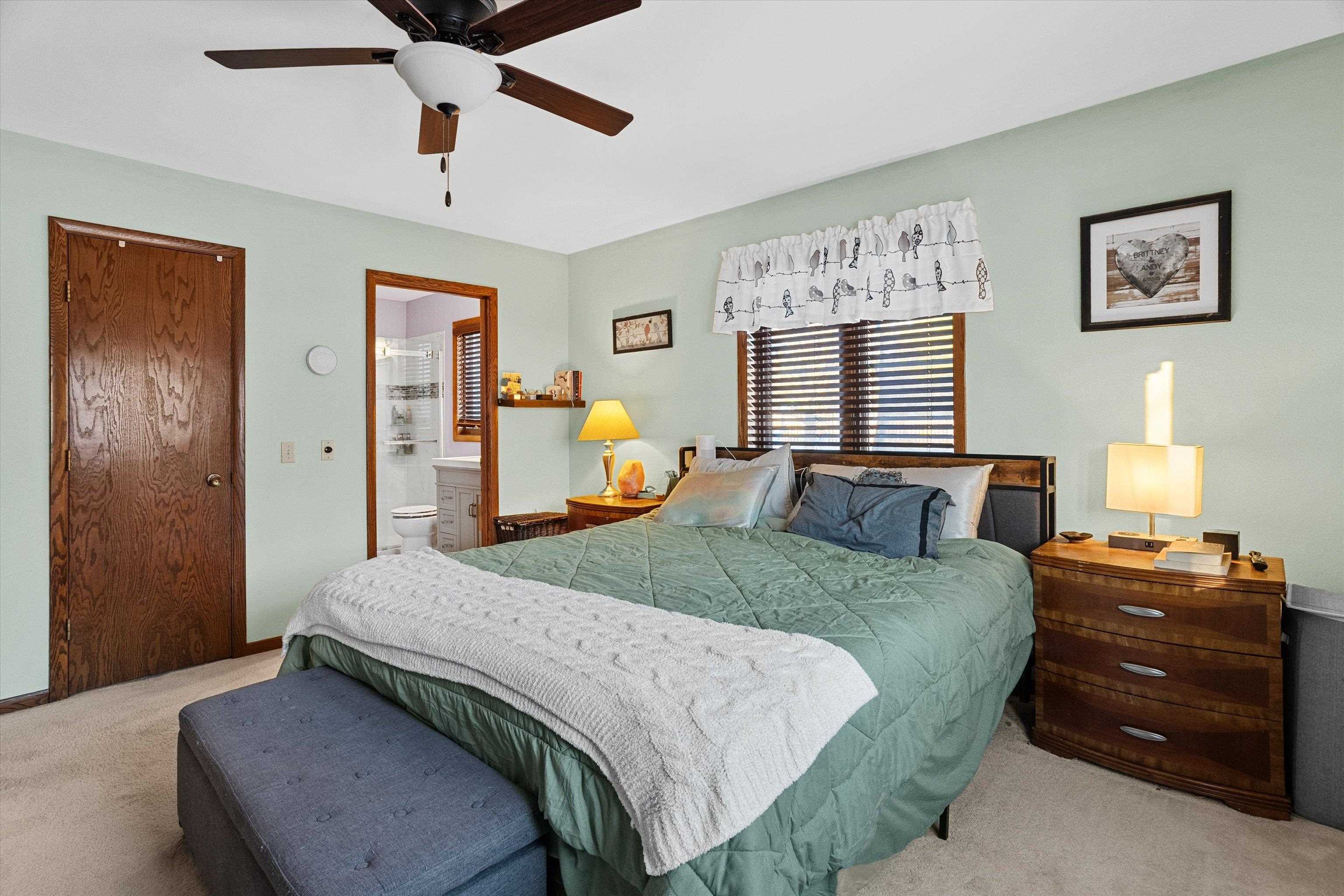 1307 N WOOD AVENUE, Marshfield, Wisconsin 54449, 5 Bedrooms Bedrooms, ,4 BathroomsBathrooms,Residential,For Sale,1307 N WOOD AVENUE,22600612