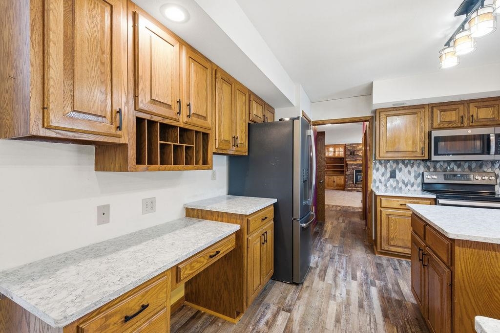 1307 N WOOD AVENUE, Marshfield, Wisconsin 54449, 5 Bedrooms Bedrooms, ,4 BathroomsBathrooms,Residential,For Sale,1307 N WOOD AVENUE,22600612