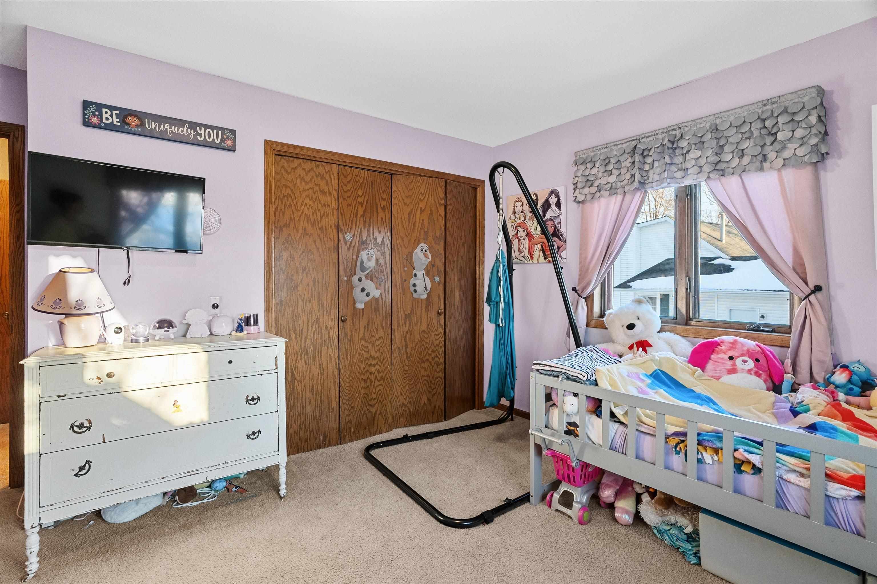 1307 N WOOD AVENUE, Marshfield, Wisconsin 54449, 5 Bedrooms Bedrooms, ,4 BathroomsBathrooms,Residential,For Sale,1307 N WOOD AVENUE,22600612