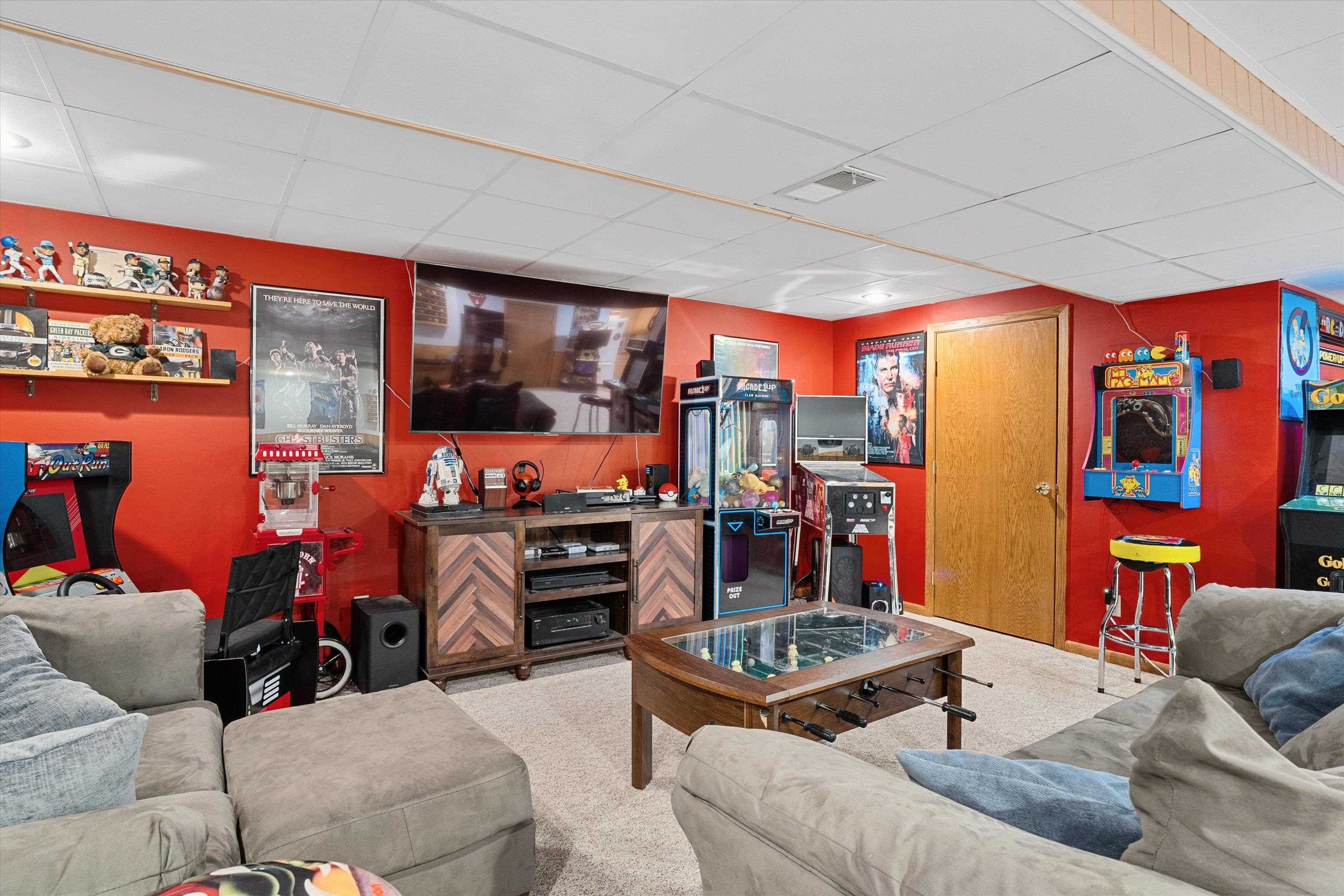 1307 N WOOD AVENUE, Marshfield, Wisconsin 54449, 5 Bedrooms Bedrooms, ,4 BathroomsBathrooms,Residential,For Sale,1307 N WOOD AVENUE,22600612