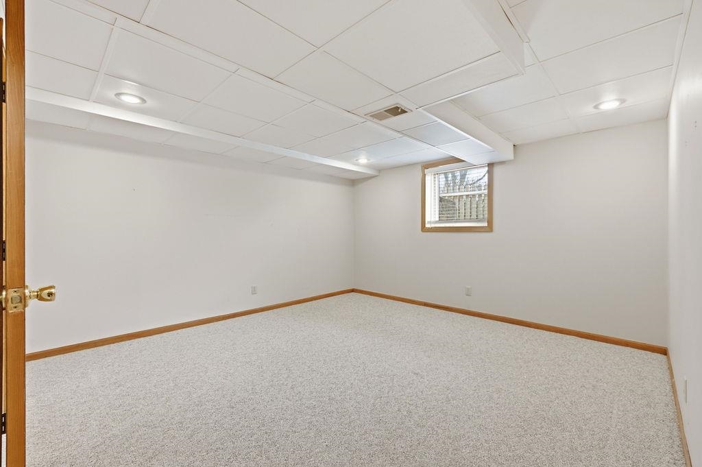 1307 N WOOD AVENUE, Marshfield, Wisconsin 54449, 5 Bedrooms Bedrooms, ,4 BathroomsBathrooms,Residential,For Sale,1307 N WOOD AVENUE,22600612