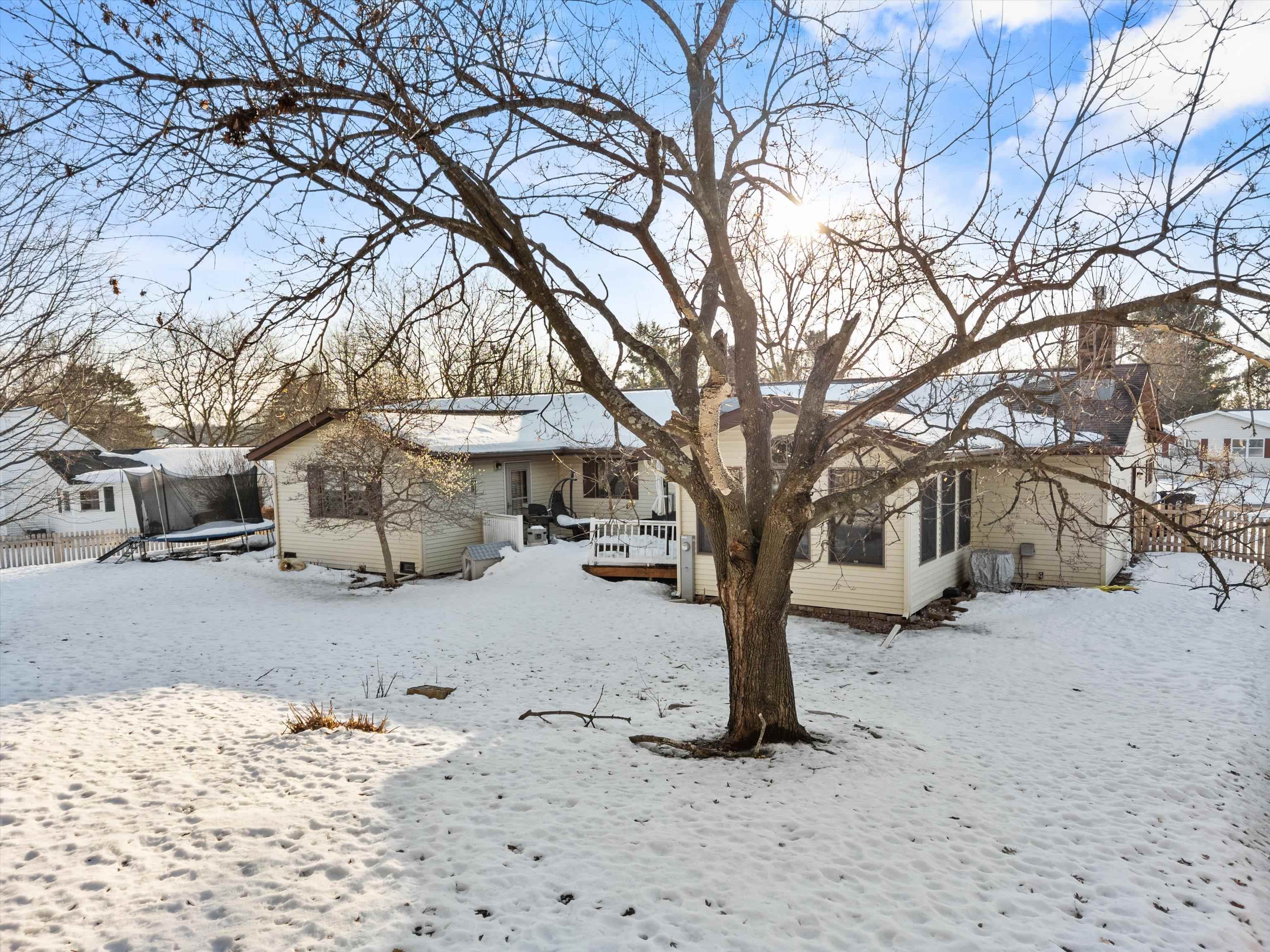 1307 N WOOD AVENUE, Marshfield, Wisconsin 54449, 5 Bedrooms Bedrooms, ,4 BathroomsBathrooms,Residential,For Sale,1307 N WOOD AVENUE,22600612