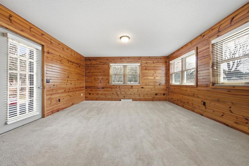 1307 N WOOD AVENUE, Marshfield, Wisconsin 54449, 5 Bedrooms Bedrooms, ,4 BathroomsBathrooms,Residential,For Sale,1307 N WOOD AVENUE,22600612