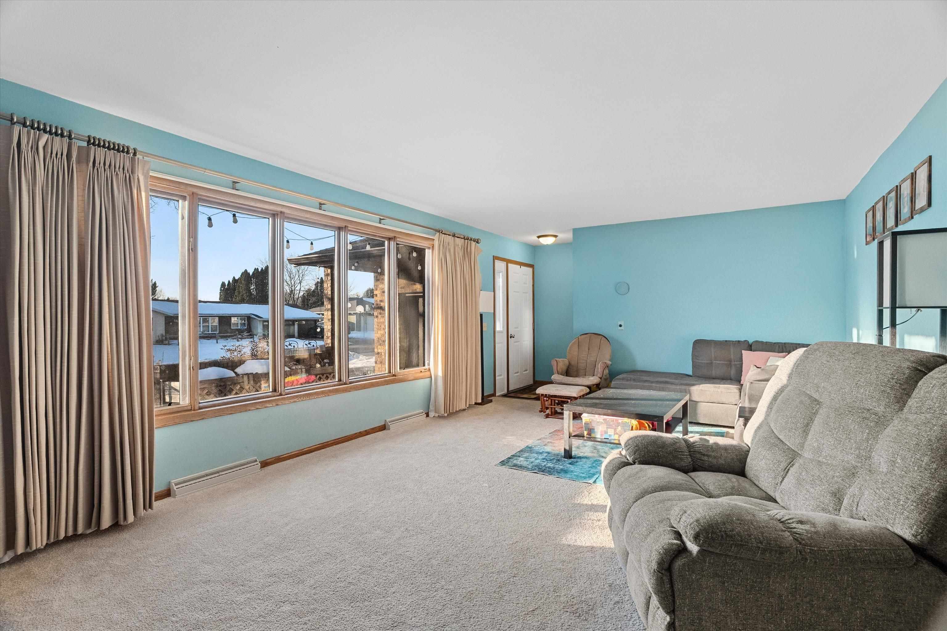 1307 N WOOD AVENUE, Marshfield, Wisconsin 54449, 5 Bedrooms Bedrooms, ,4 BathroomsBathrooms,Residential,For Sale,1307 N WOOD AVENUE,22600612